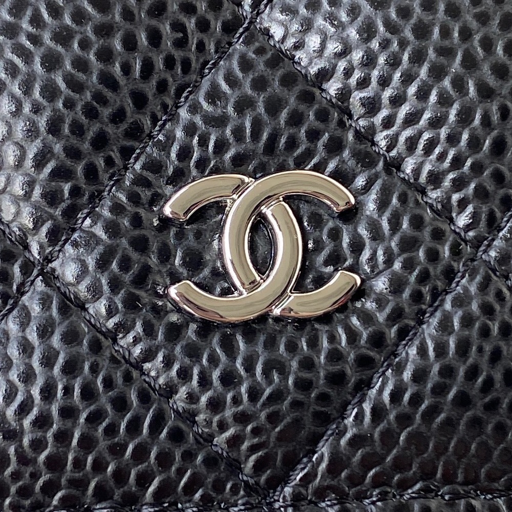 [TOP] CHANEL WOC Bag Lychee Leather small logo 19 cm - Black & SHW