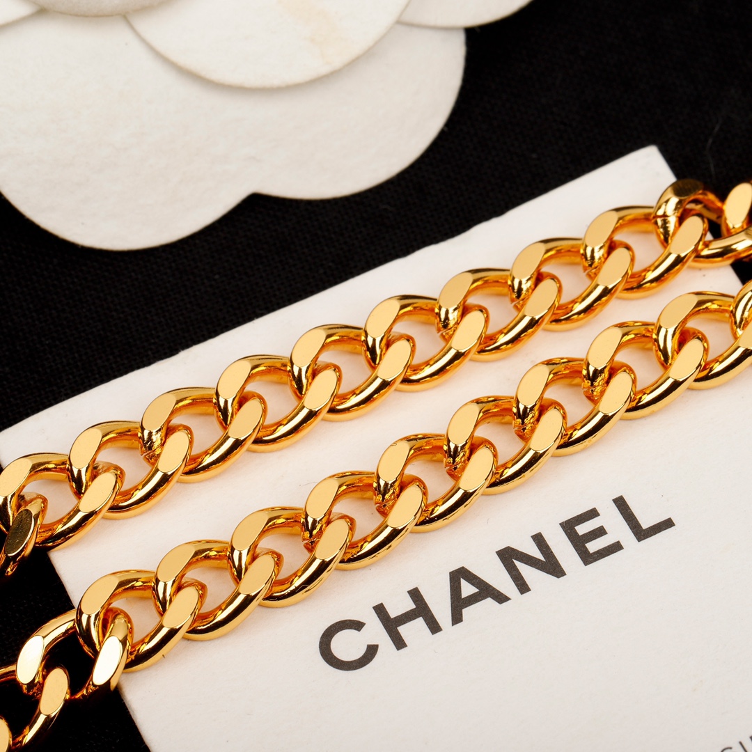 [TOP] CHANEL Green Resin CC Choker Necklace