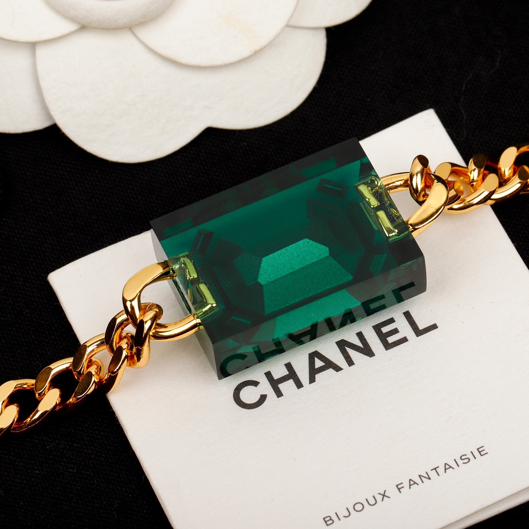 [TOP] CHANEL Green Resin CC Choker Necklace