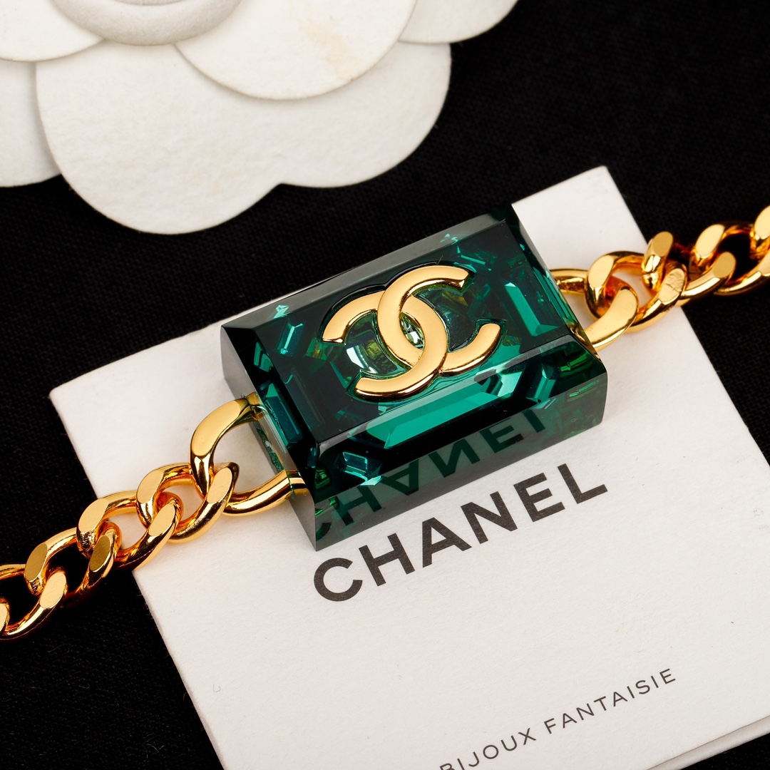 [TOP] CHANEL Green Resin CC Choker Necklace