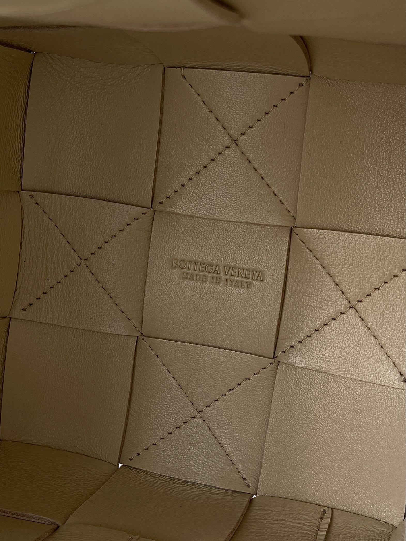 [TOP] Bottega Veneta BV Woven Large Bucket Bag - Beige