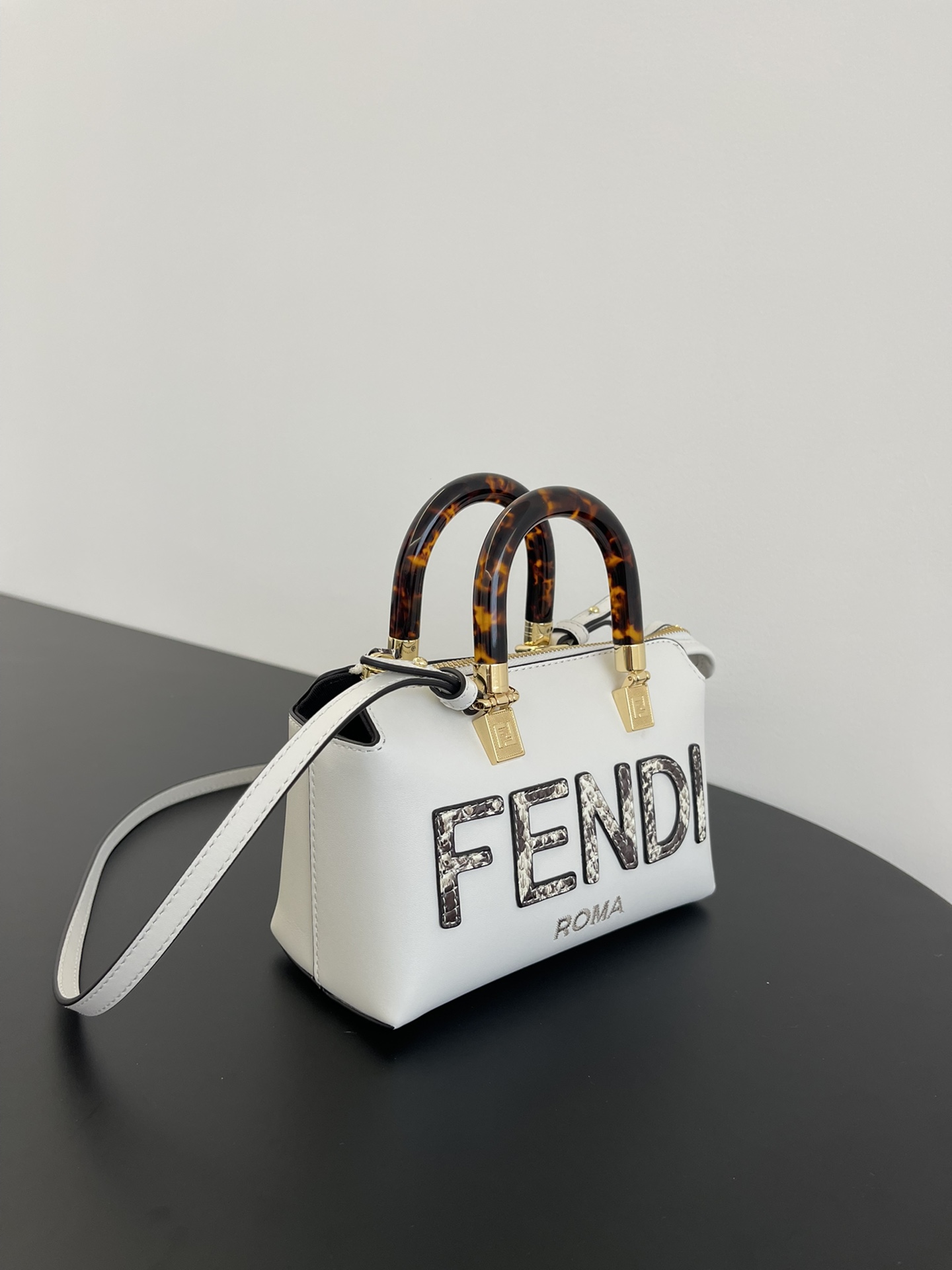[TOP] FENDI FENDI By The Way Mini Bag - White