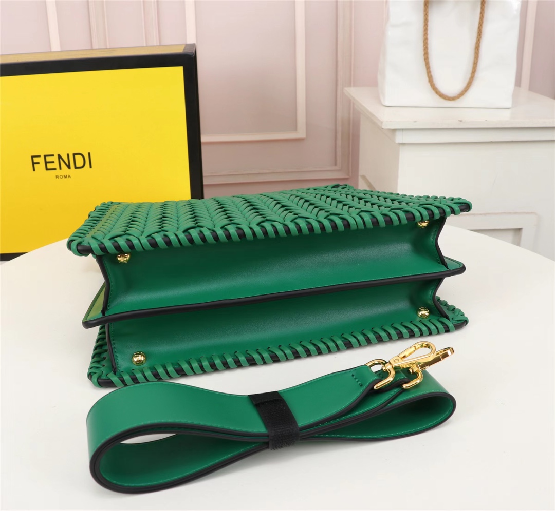 [TOP] FENDI Peekaboo ISeeU Handbag - Green