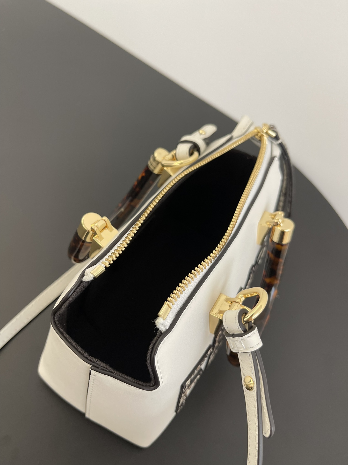 [TOP] FENDI FENDI By The Way Mini Bag - White