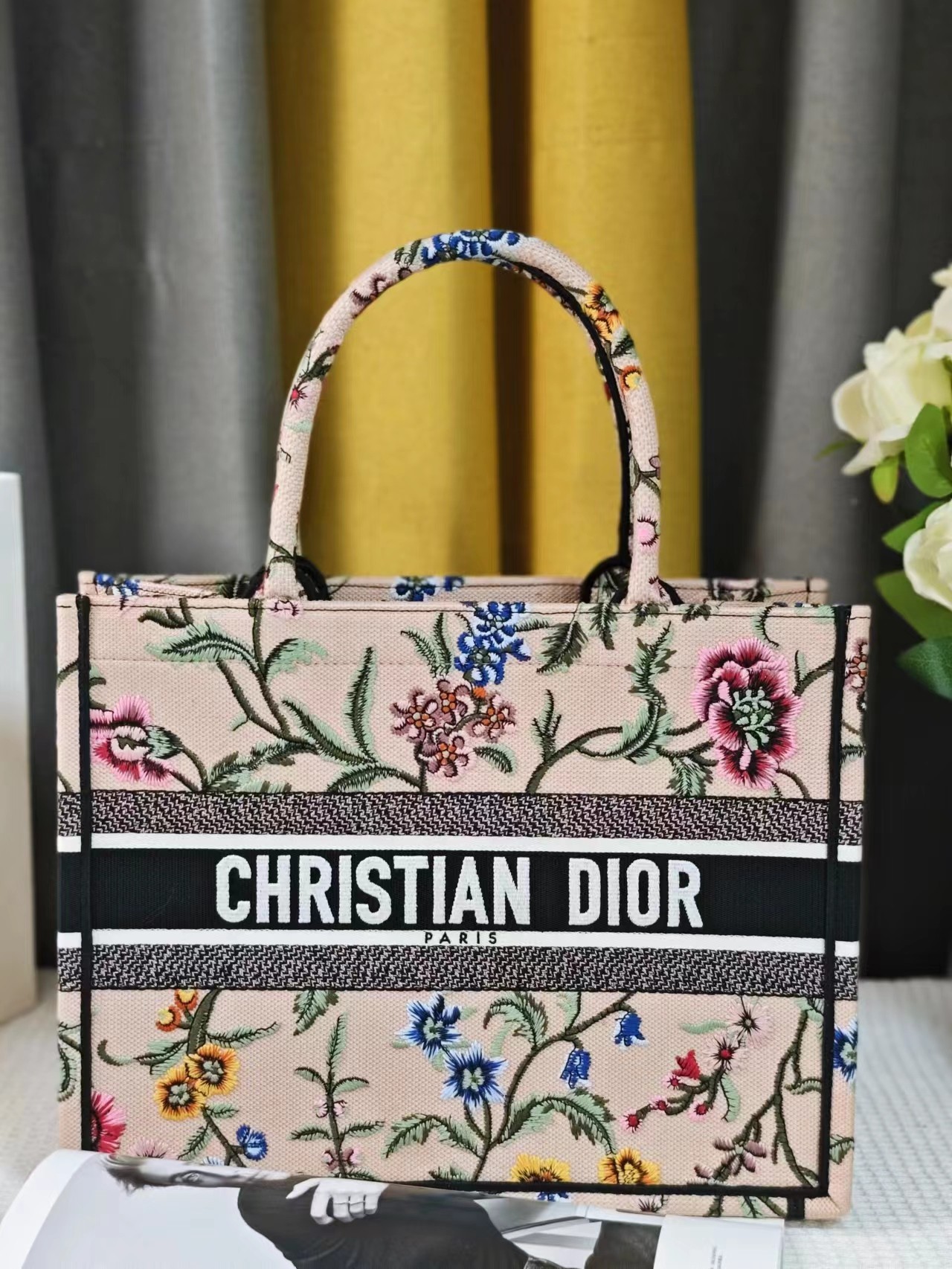 [TOP] Christian Dior Book Tote Bag Jadin d’Hiver Embroidery36X27.5X16.5 cm - Medium - Pink Multicolored