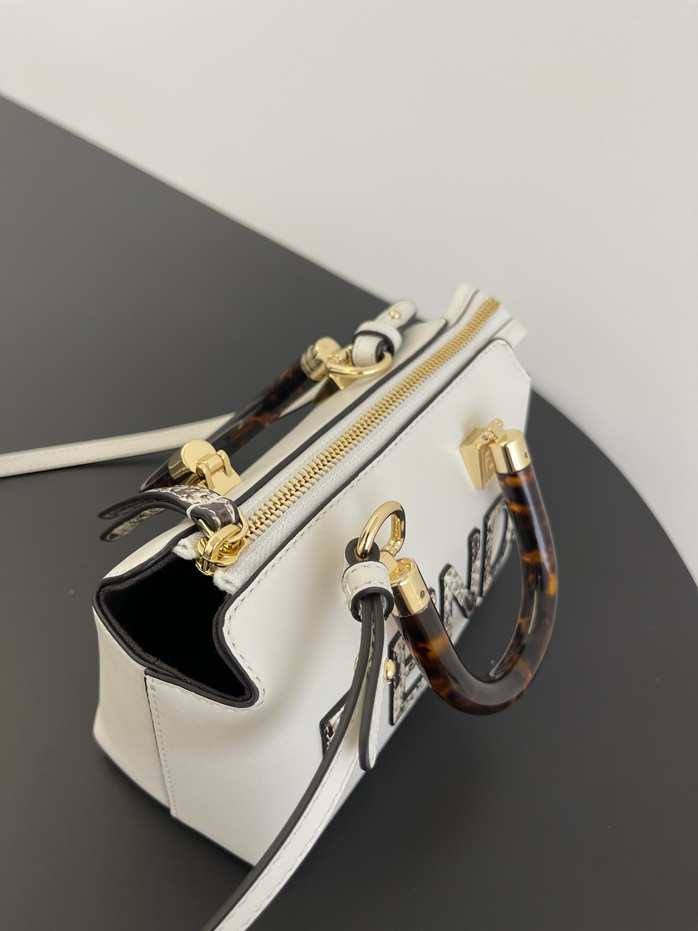 [TOP] FENDI FENDI By The Way Mini Bag - White