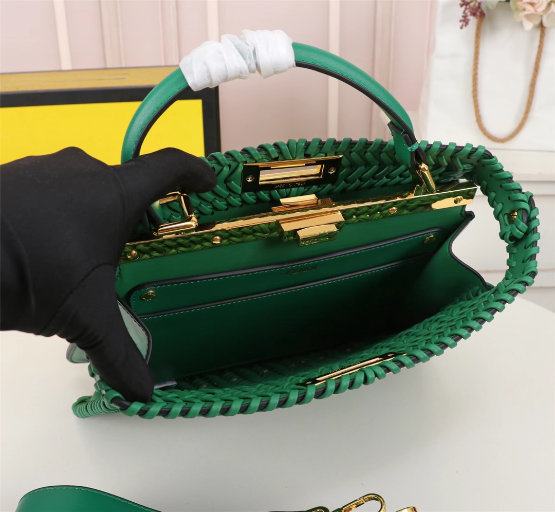 [TOP] FENDI Peekaboo ISeeU Handbag - Green