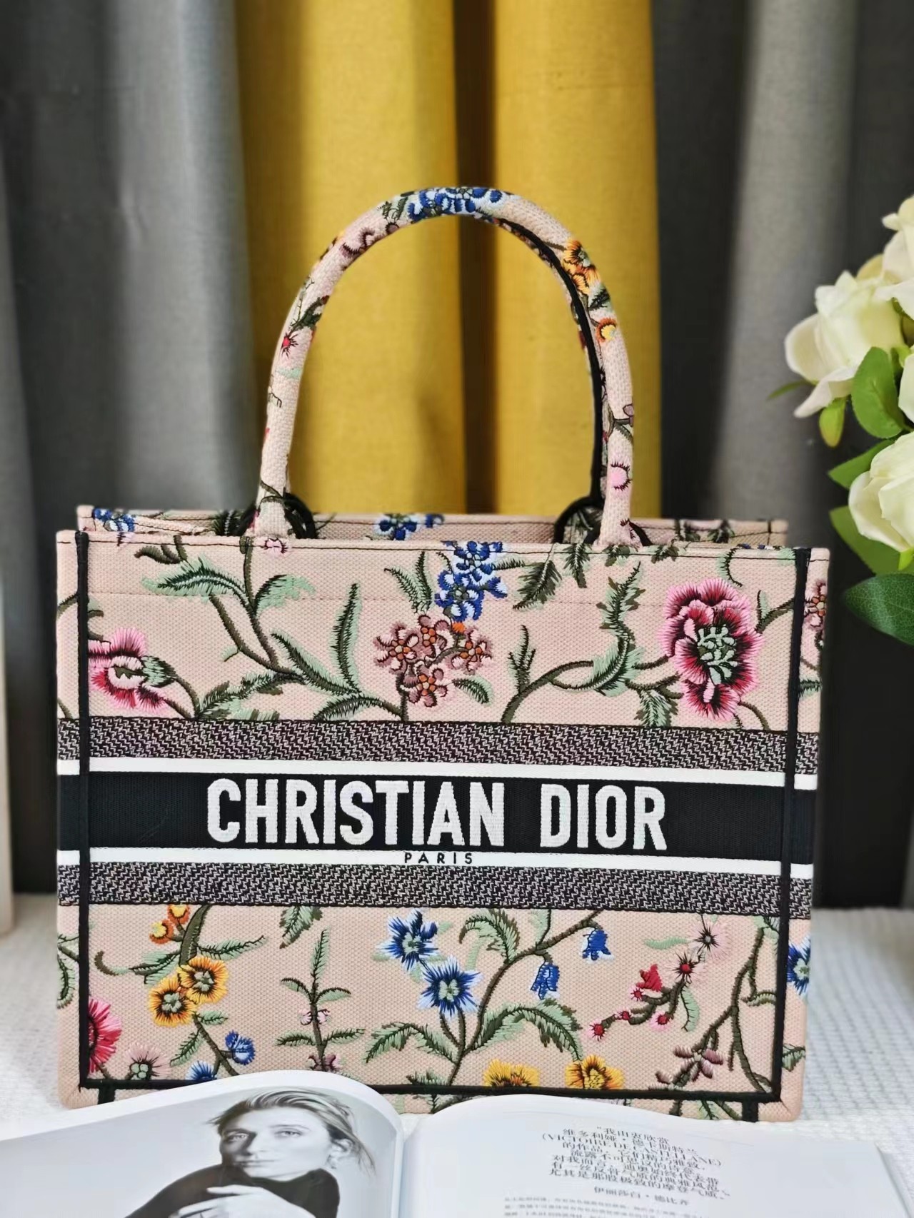 [TOP] Christian Dior Book Tote Bag Jadin d’Hiver Embroidery36X27.5X16.5 cm - Medium - Pink Multicolored