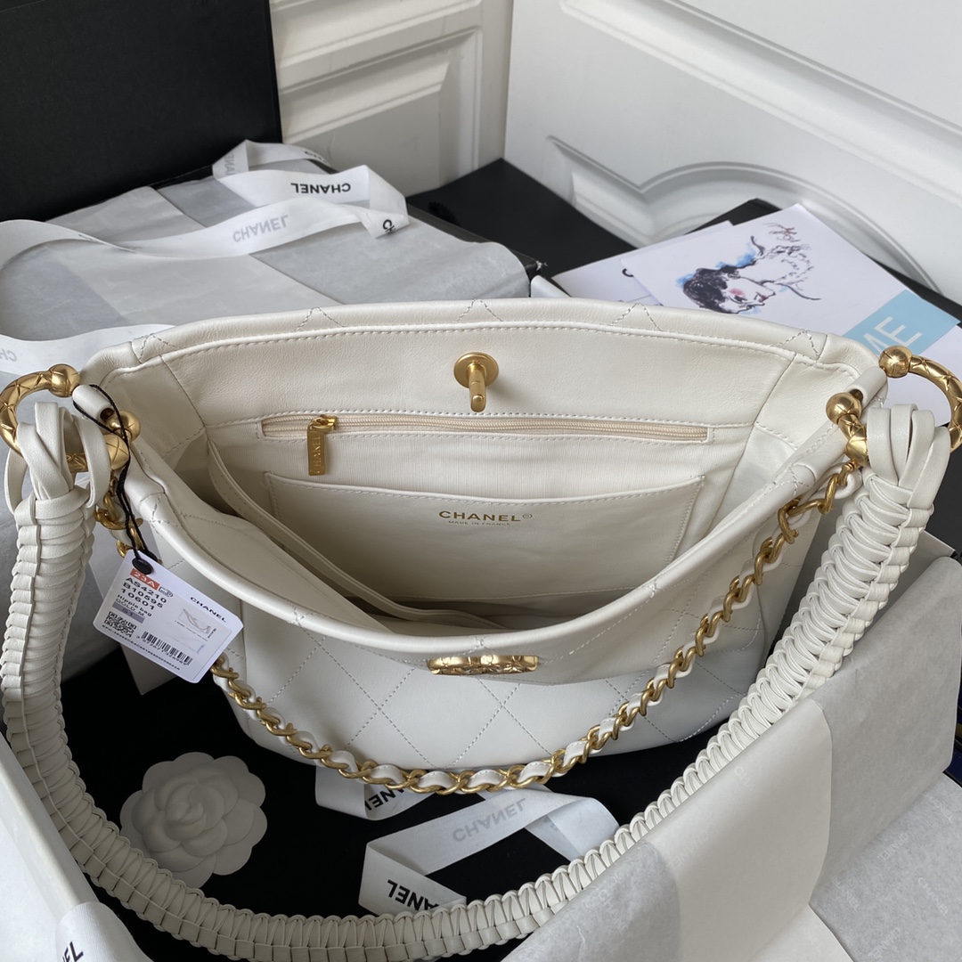 [TOP] CHANEL Hobo Handle Straps Bag - White