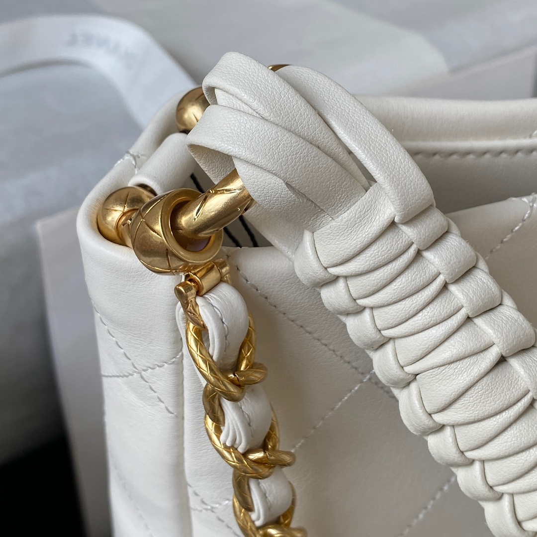 [TOP] CHANEL Hobo Handle Straps Bag - White