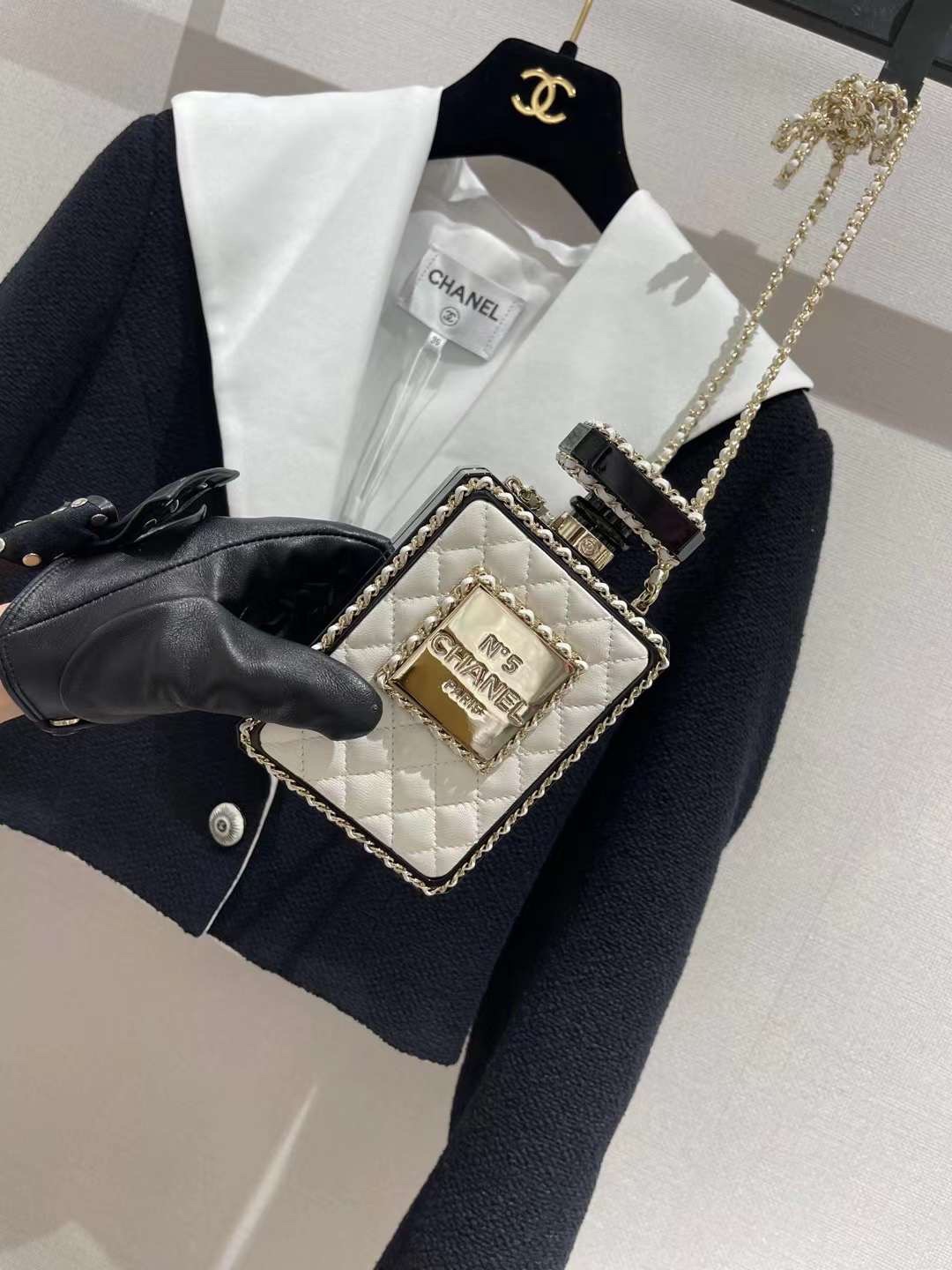 [TOP] CHANEL Mini Perfume Bottle Shape Bag 16×9×3.5CM - White