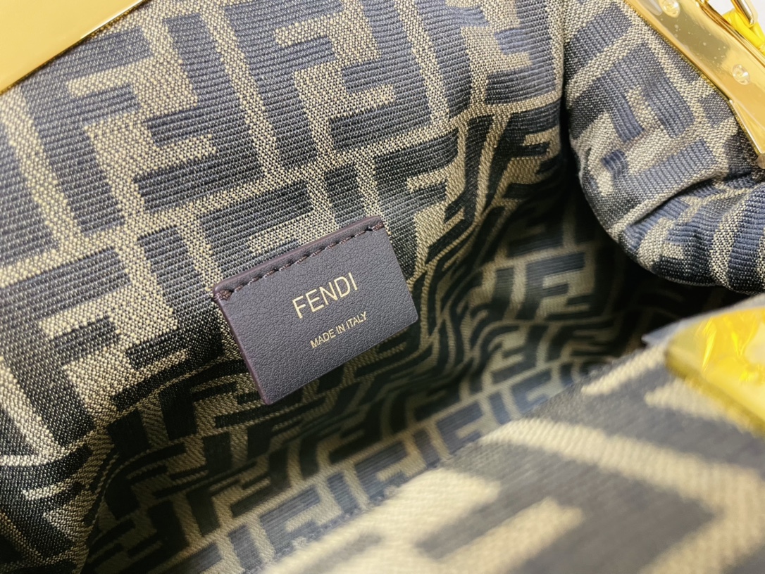 [TOP] FENDI  First Bag - Yellow