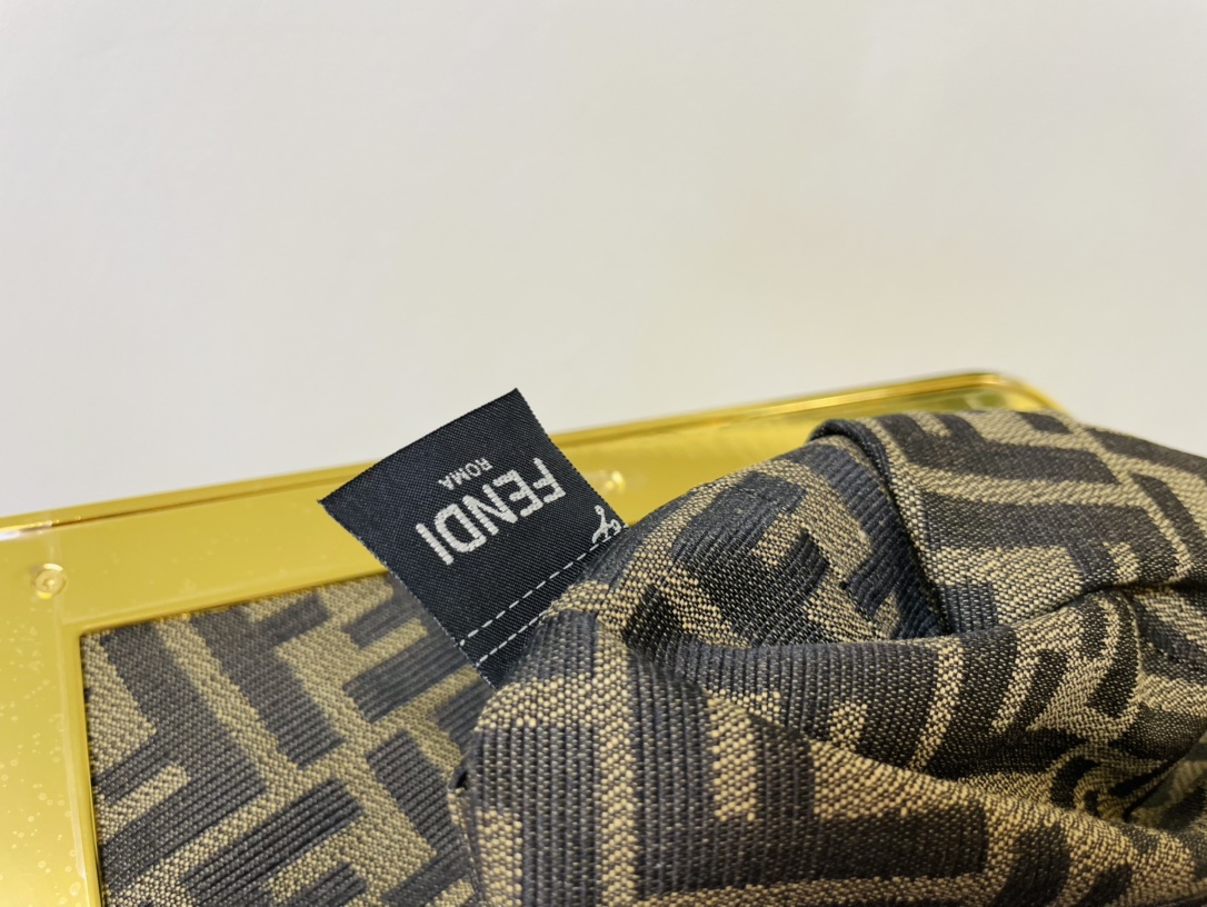 [TOP] FENDI  First Bag - Yellow