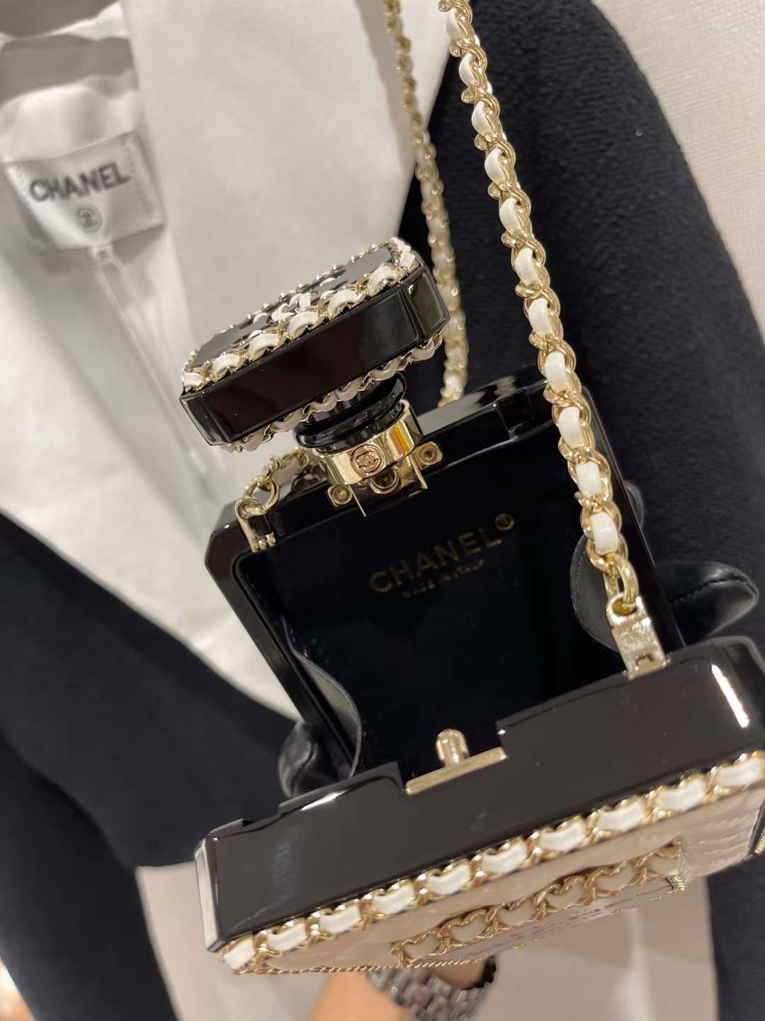 [TOP] CHANEL Mini Perfume Bottle Shape Bag 16×9×3.5CM - White