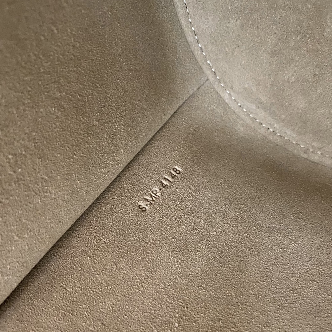 [TOP] CELINE Sangle Small Bucket Bag - Litchi&Light taupe