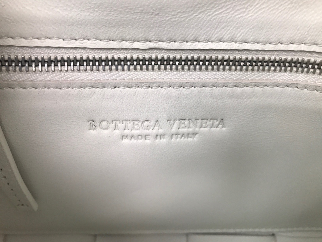 [TOP] Bottega Veneta BV Cassette Bags Classic - White