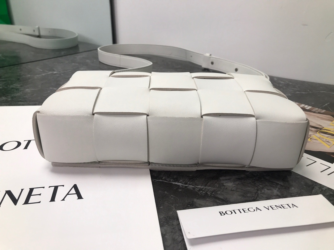 [TOP] Bottega Veneta BV Cassette Bags Classic - White