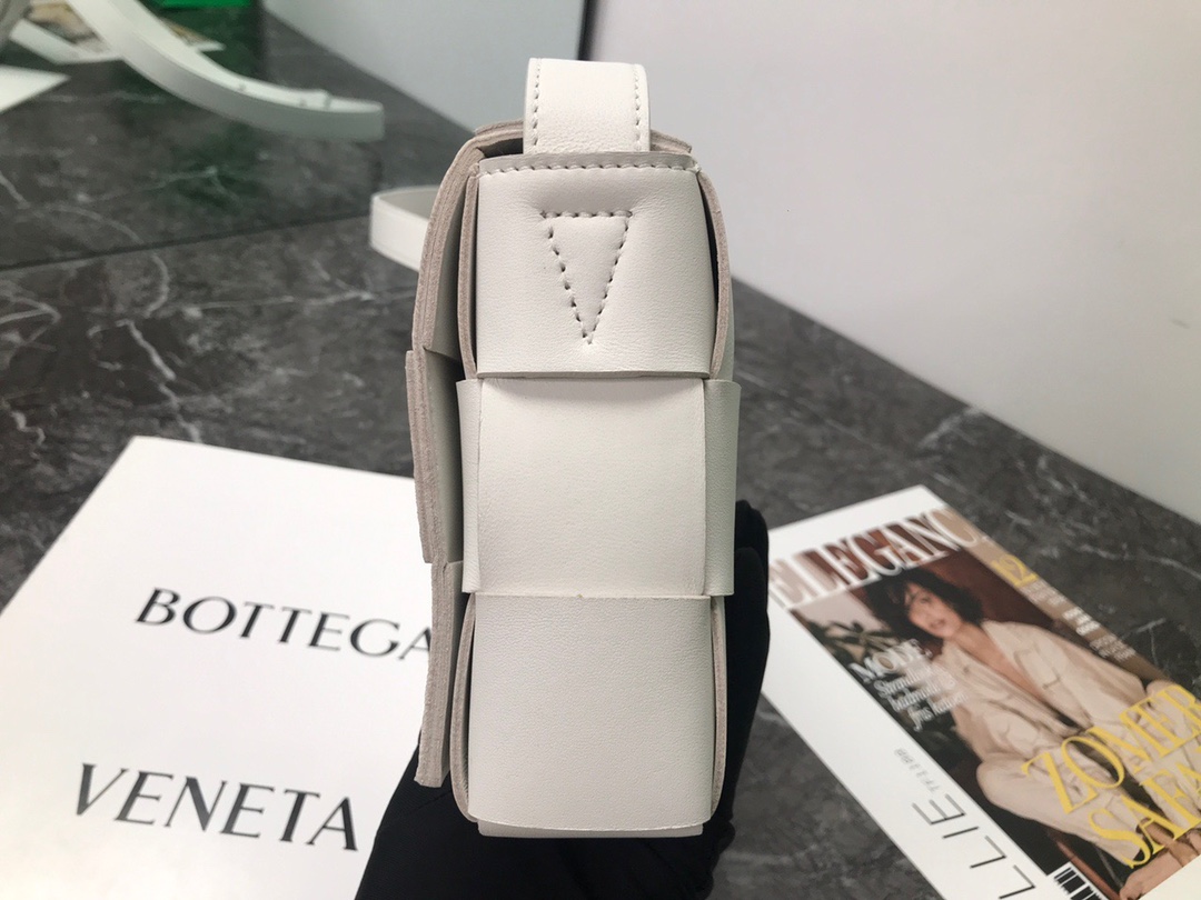 [TOP] Bottega Veneta BV Cassette Bags Classic - White