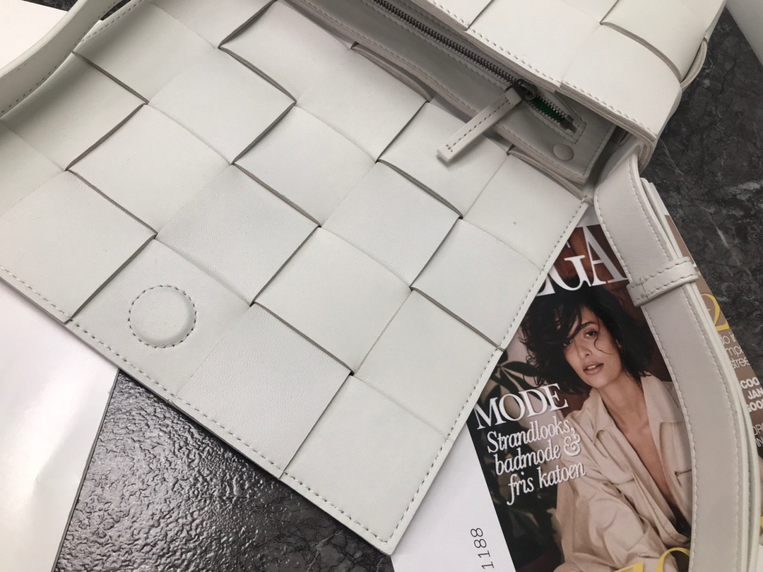 [TOP] Bottega Veneta BV Cassette Bags Classic - White