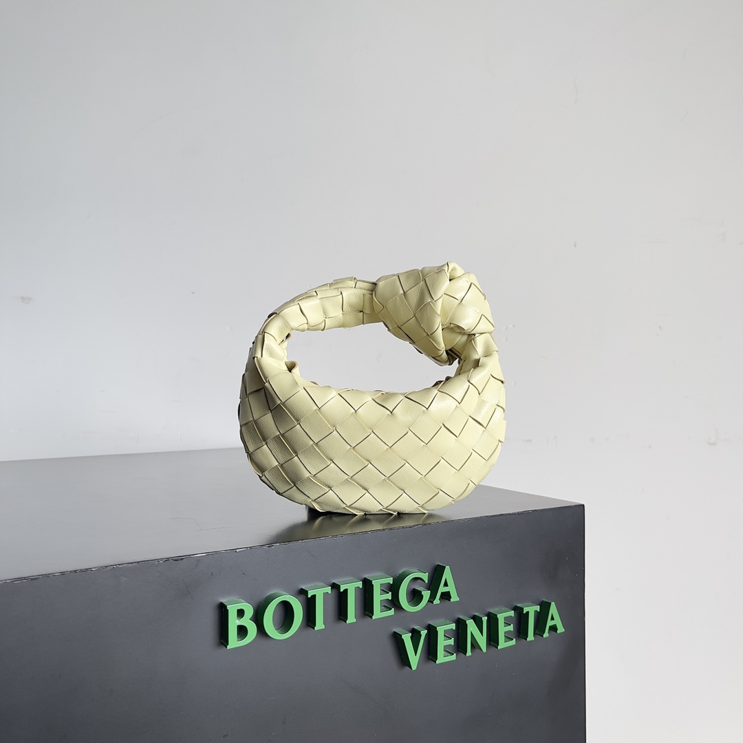 [TOP] Bottega Veneta BV Jodie Candy Bag - Cream