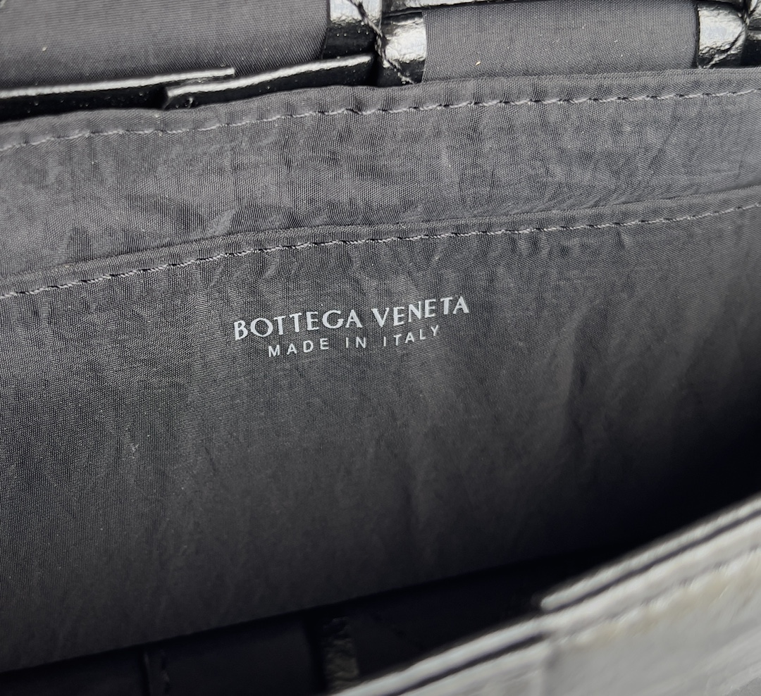 [TOP] Bottega Veneta BV Cassette Bags Mini - Black
