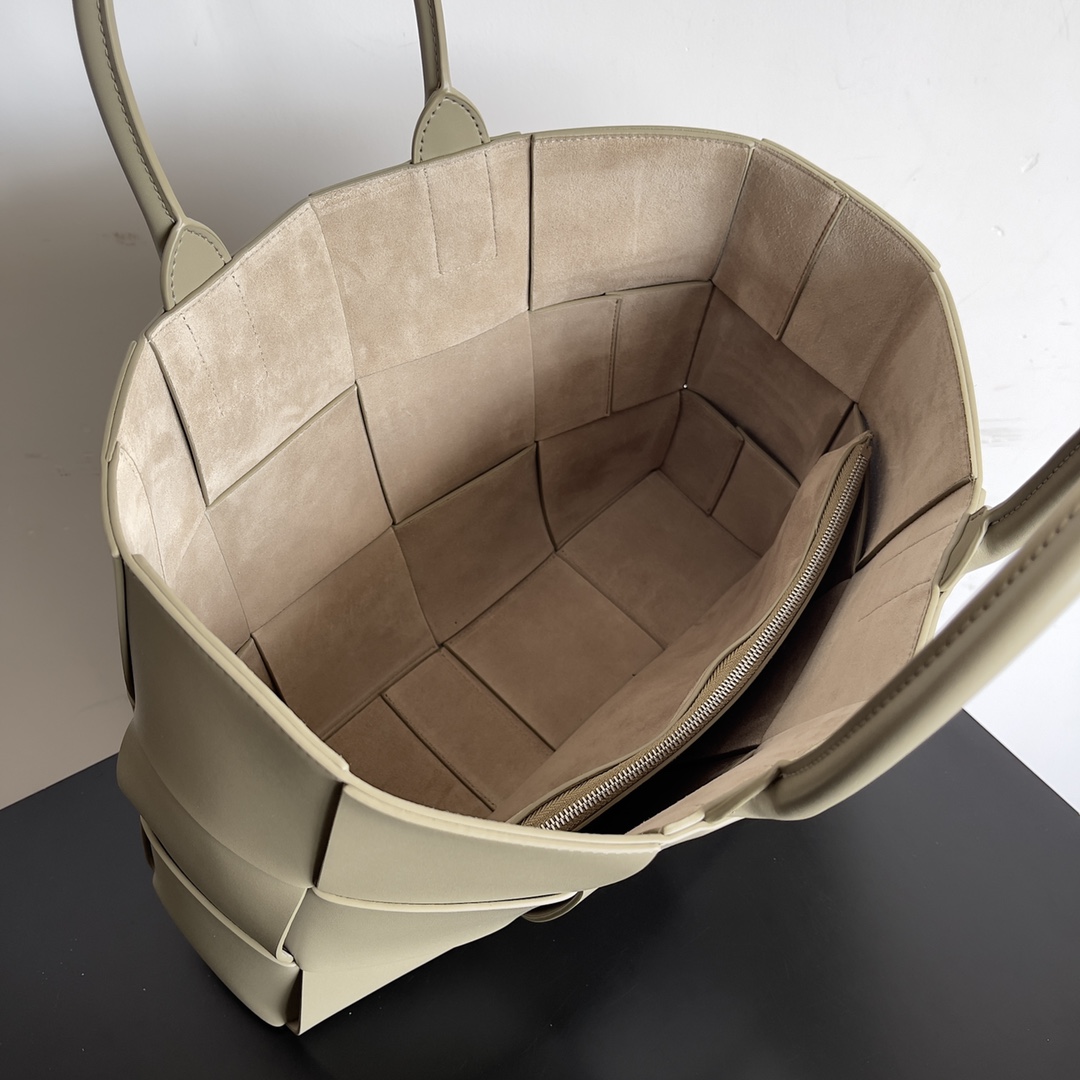 [TOP] Bottega Veneta BV Tote Bags - Beige