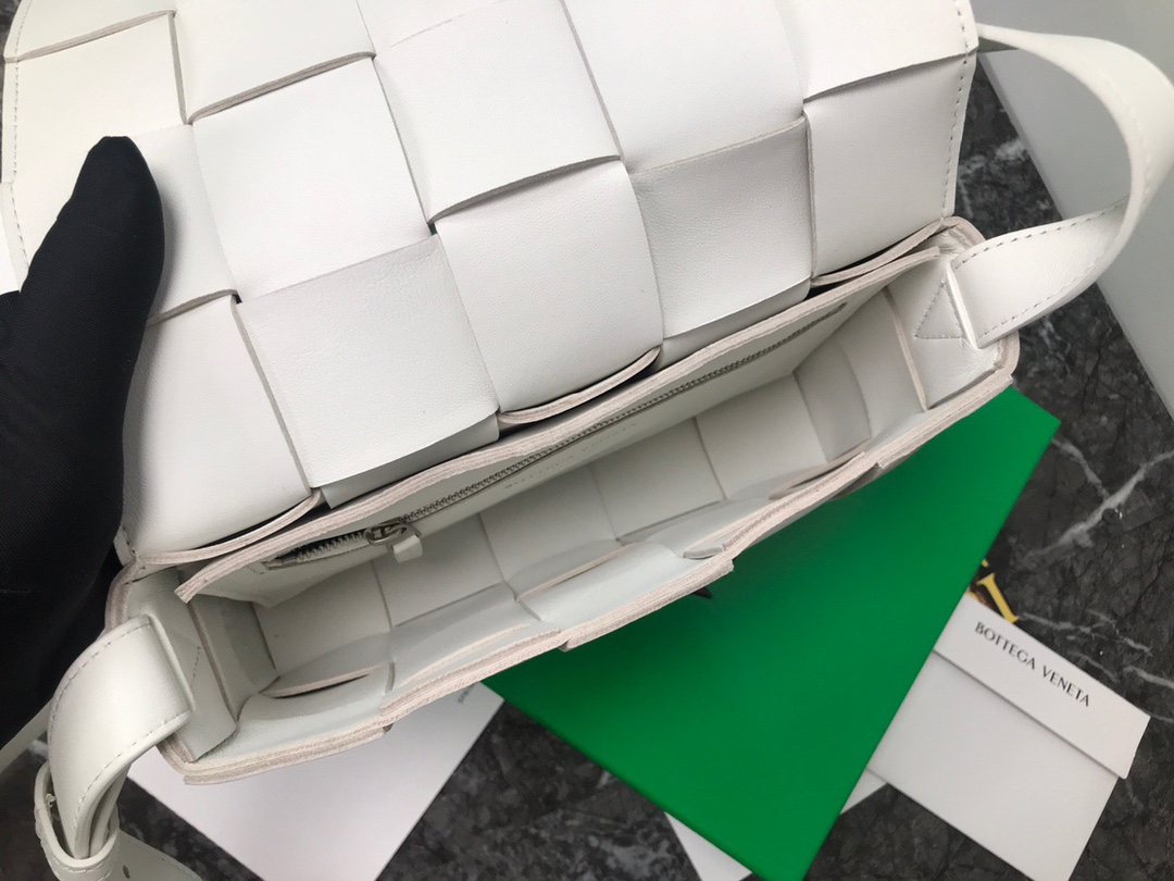 [TOP] Bottega Veneta BV Cassette Bags Classic - White