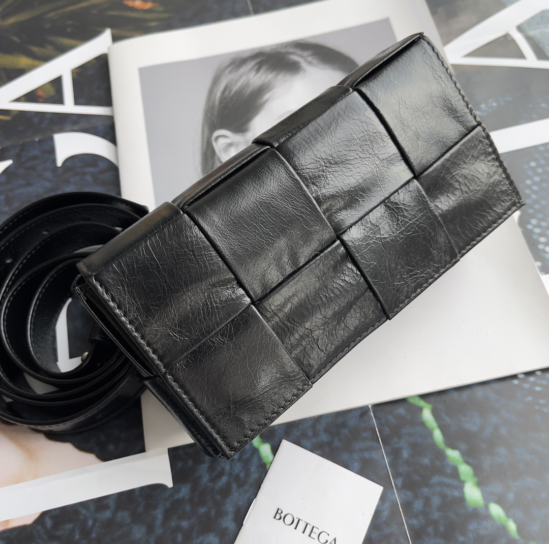 [TOP] Bottega Veneta BV Cassette Bags Mini - Black