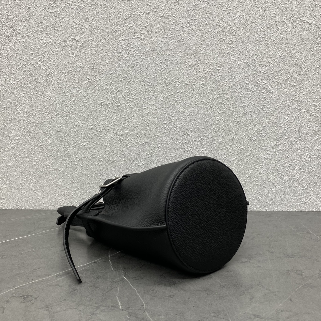 [TOP] CELINE Sangle Small Bucket Bag 21x15x15 cm - Black