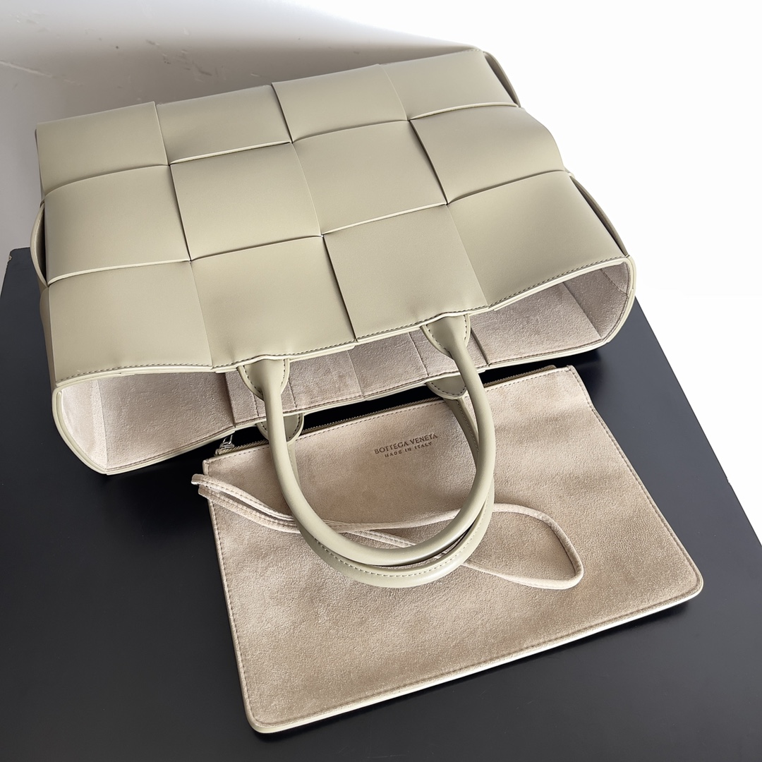 [TOP] Bottega Veneta BV Tote Bags - Beige