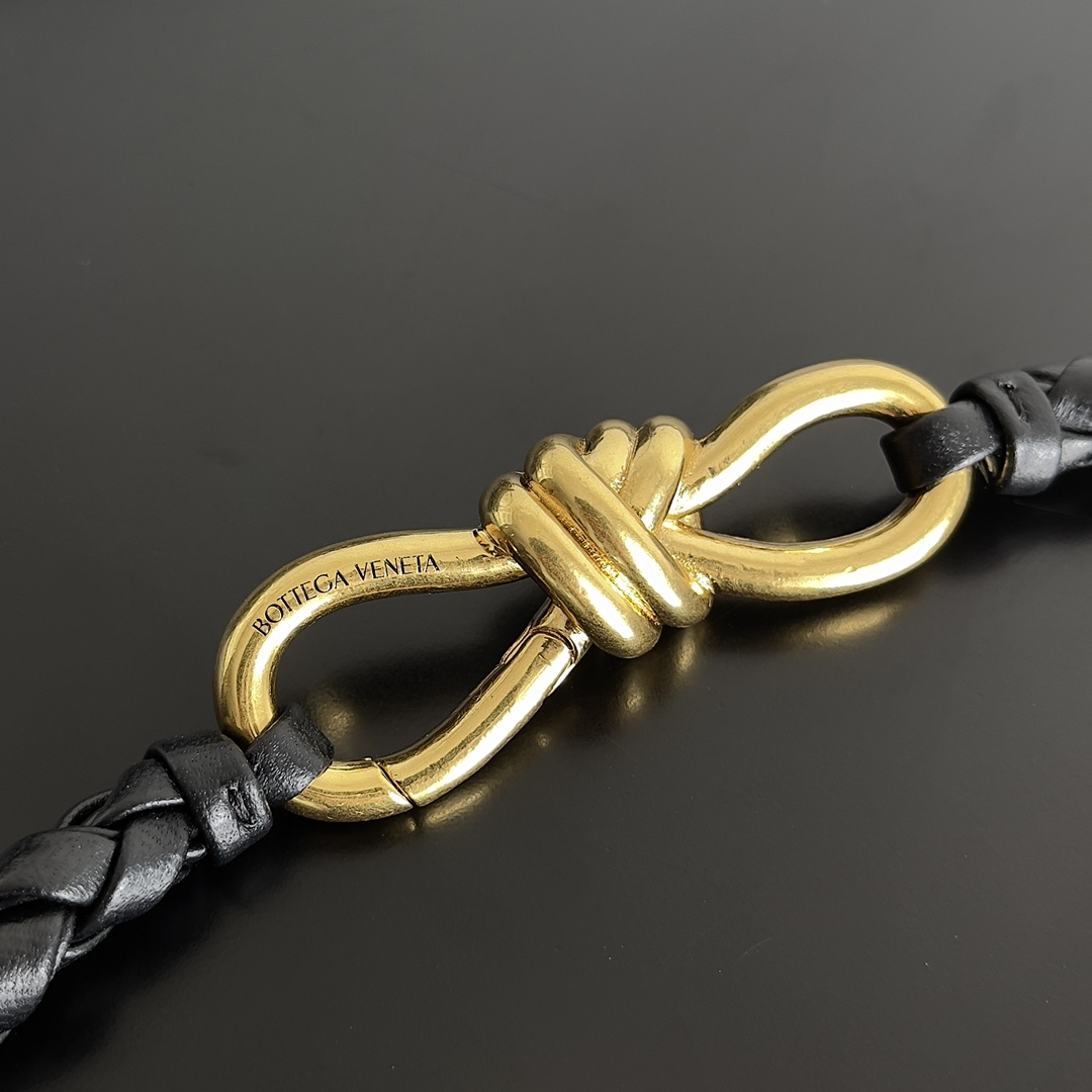 [TOP] Bottega Veneta BV Andiamo Bag 25 x 22 x 10.5 cm - Black