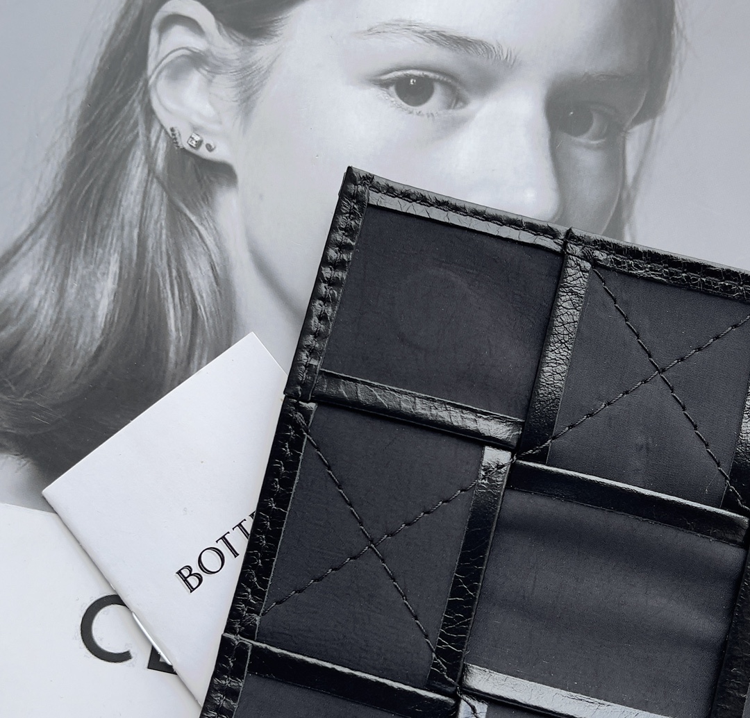 [TOP] Bottega Veneta BV Cassette Bags Mini - Black