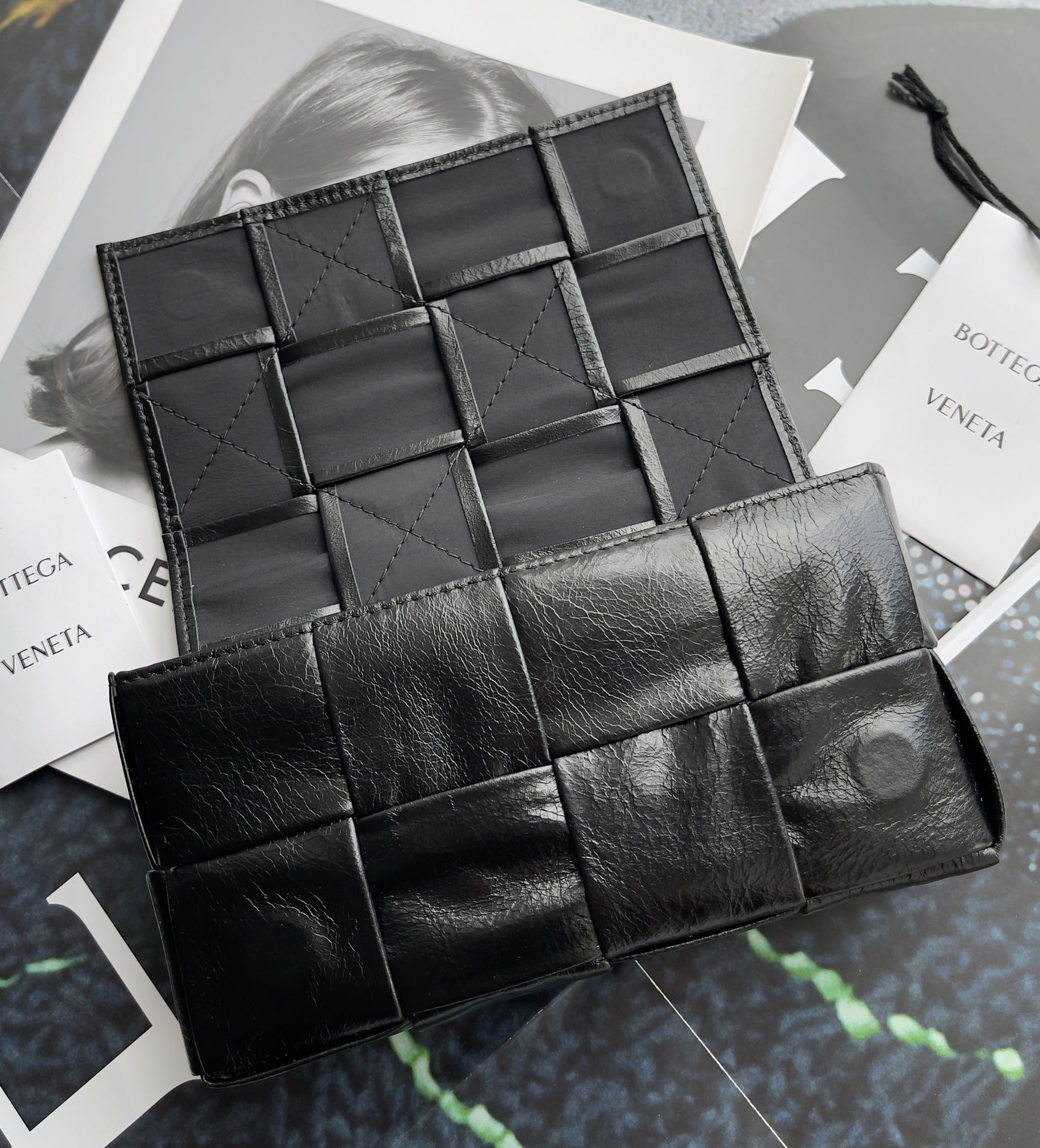 [TOP] Bottega Veneta BV Cassette Bags Mini - Black