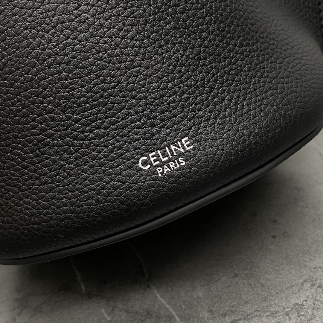 [TOP] CELINE Sangle Small Bucket Bag 21x15x15 cm - Black