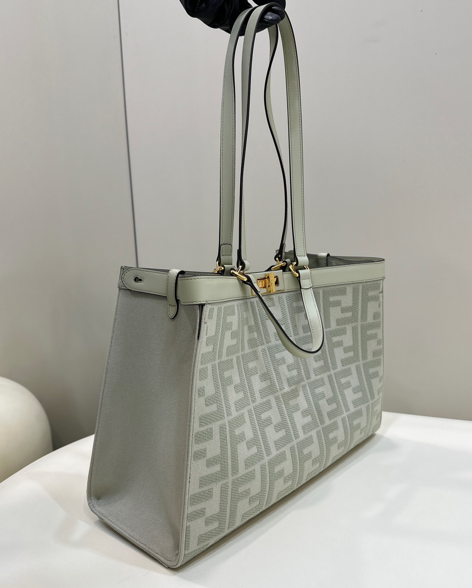 [TOP] FENDI FENDI D-Lite Large Bag - Light Green