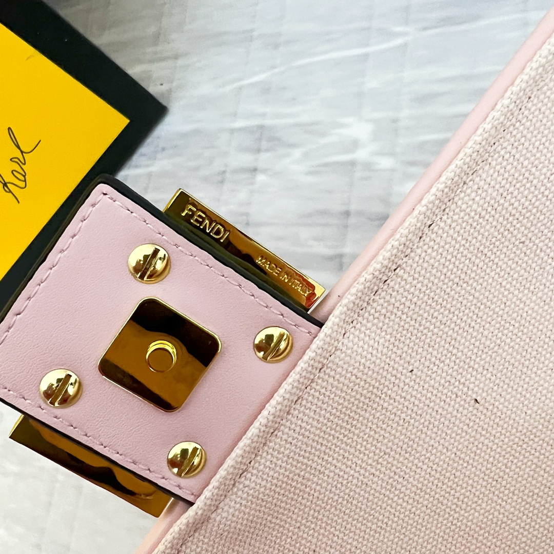 [TOP] FENDI Baguette Canvas HandBag - Pink