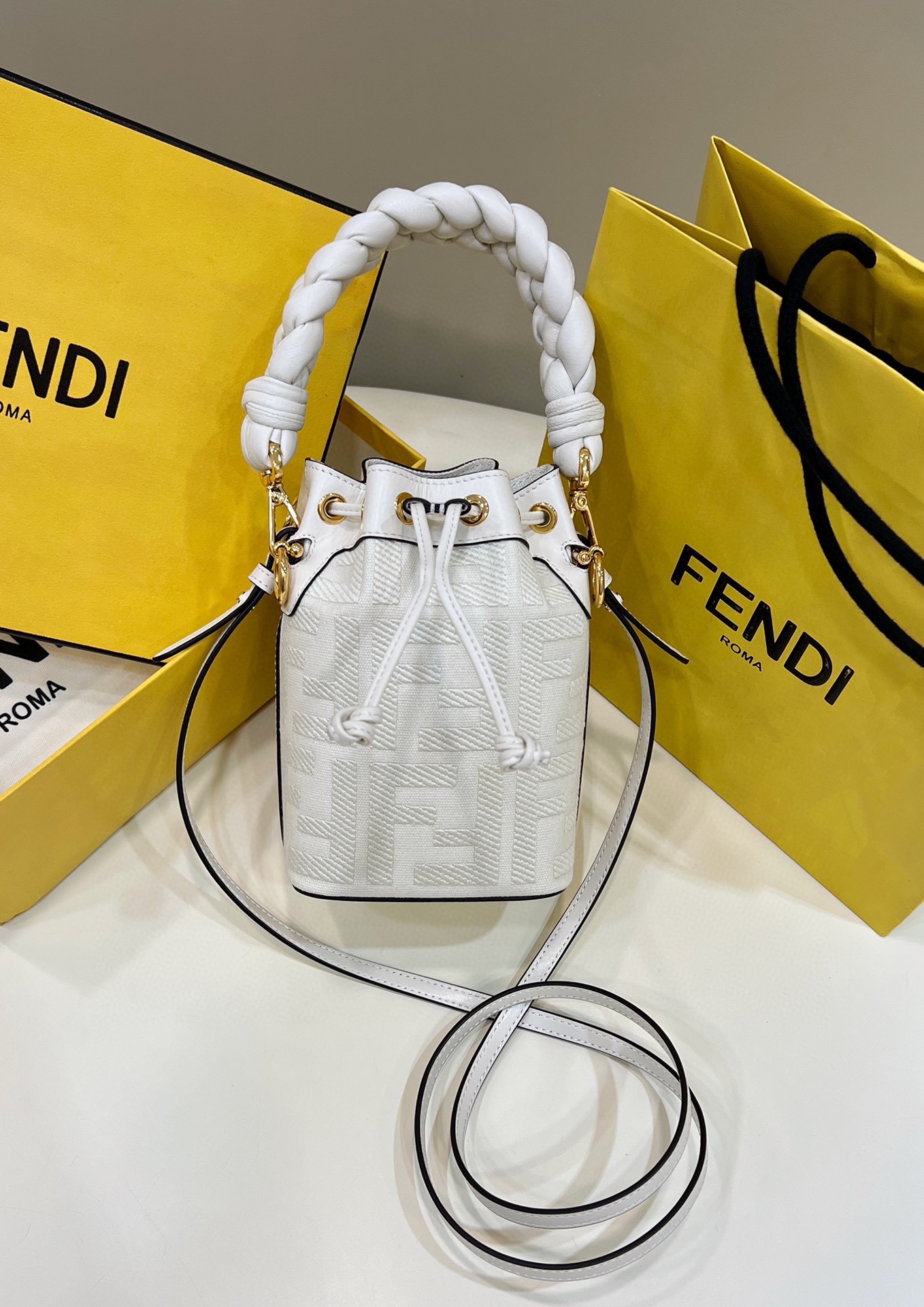 [TOP] FENDI Mon Tresor Embroidered Washed Denim HandBag - White