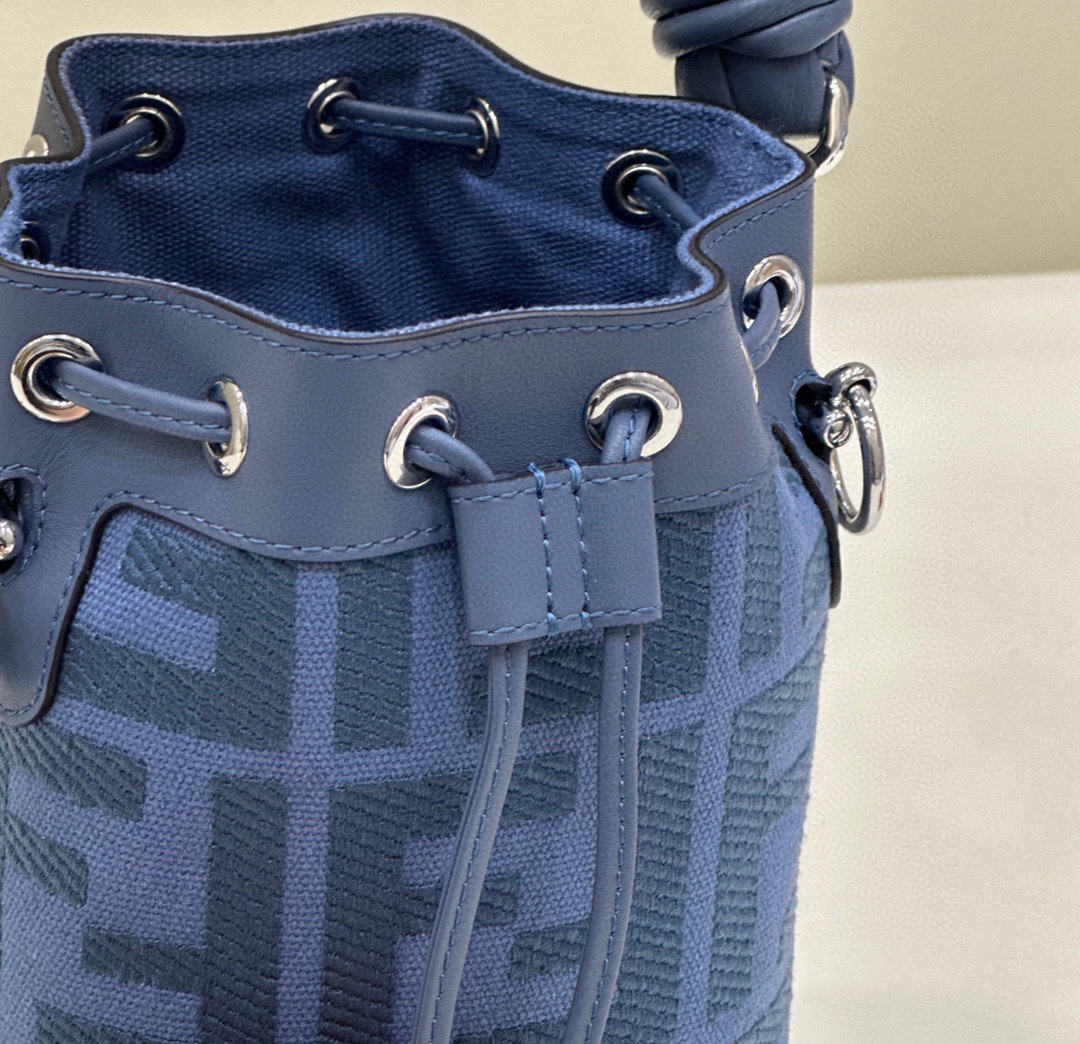 [TOP] FENDI Mon Tresor Embroidered Washed Denim HandBag - Blue