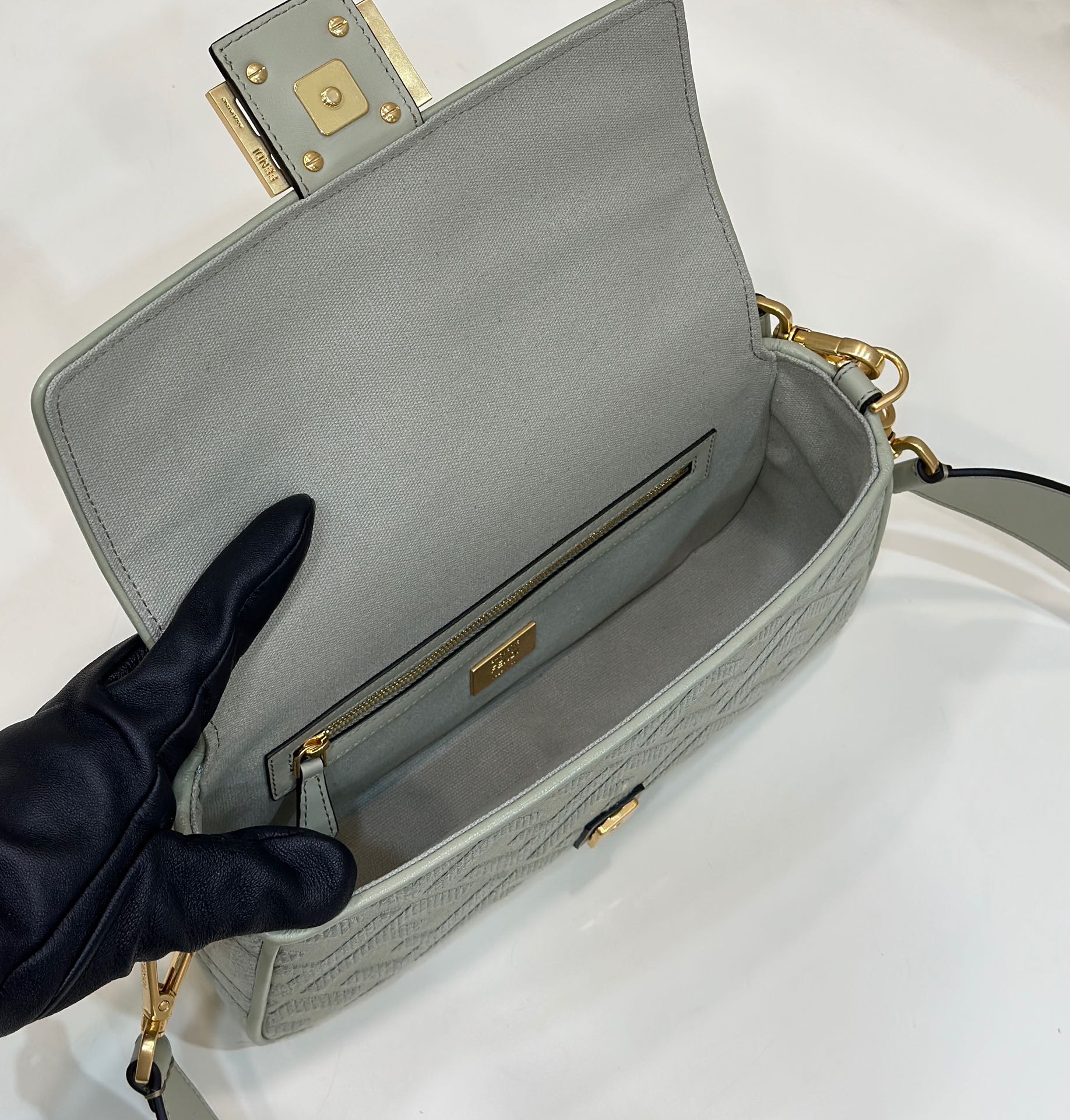 [TOP] FENDI FENDI Baguette Canvas Bag - Light Green