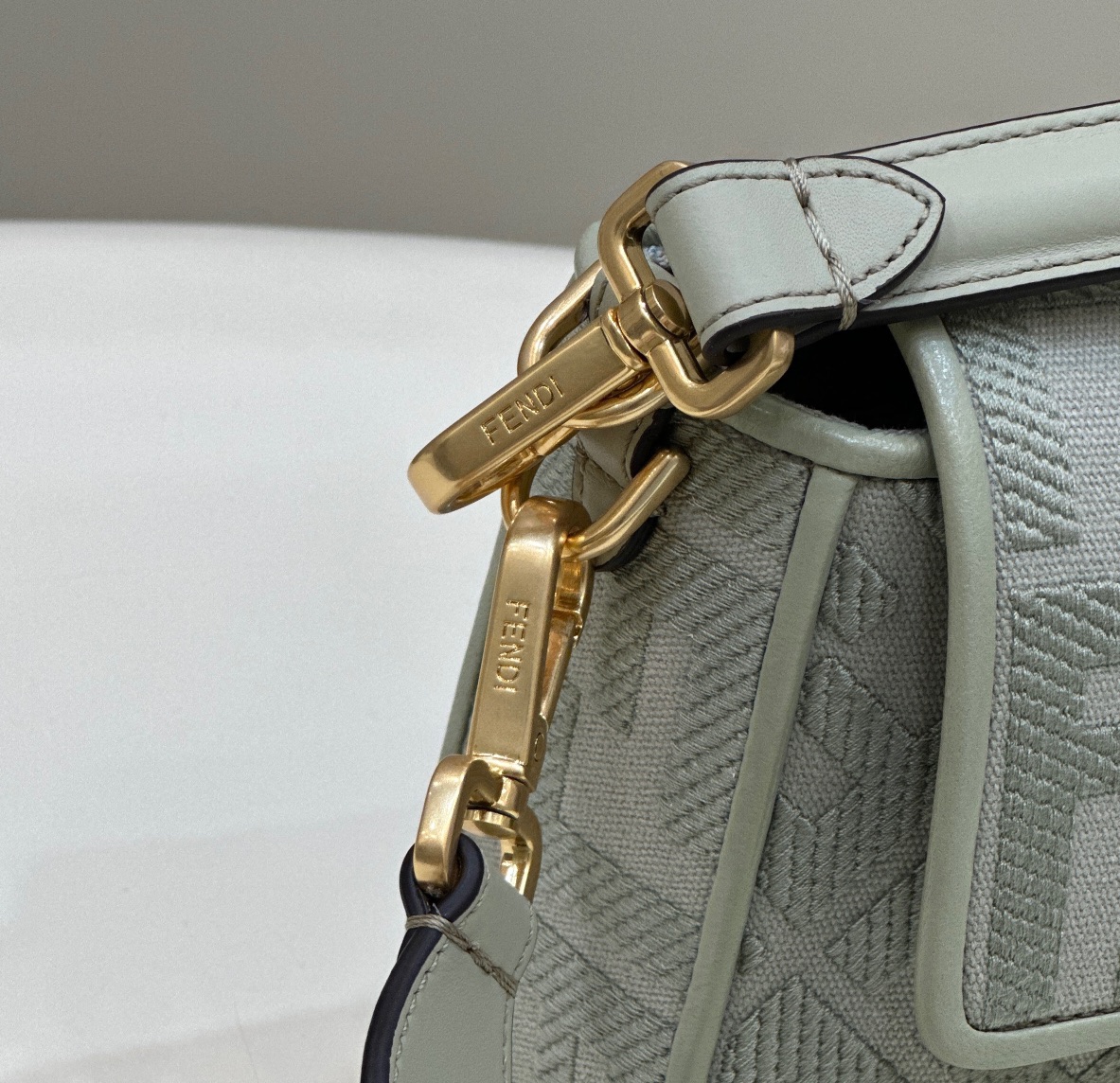 [TOP] FENDI FENDI Baguette Canvas Bag - Light Green