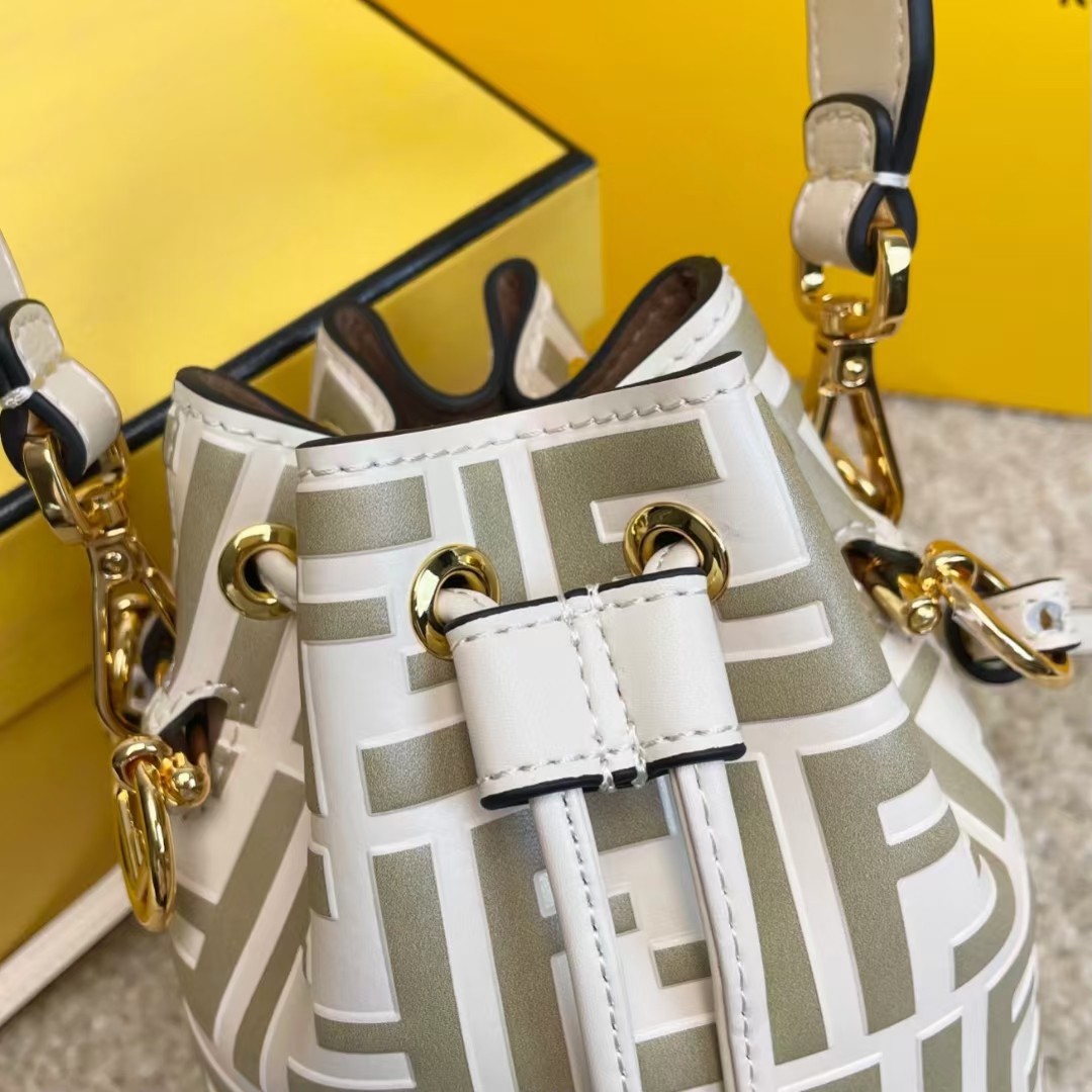 [TOP] FENDI Mon Tresor HandBag - White