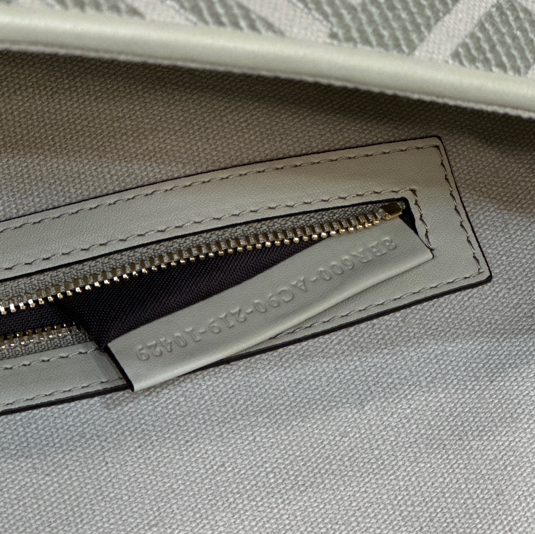 [TOP] FENDI FENDI Baguette Canvas Bag - Light Green