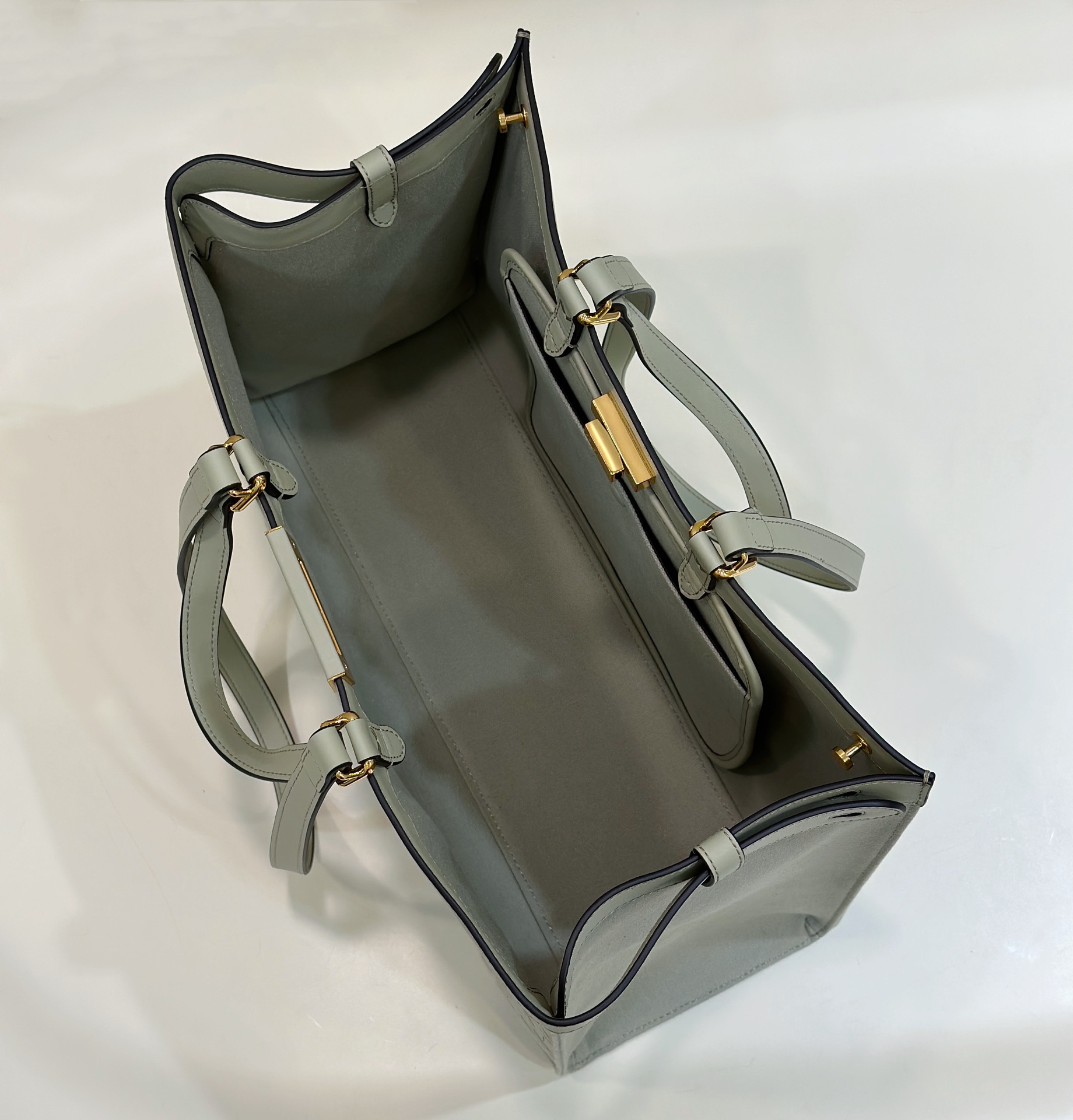 [TOP] FENDI FENDI D-Lite Large Bag - Light Green