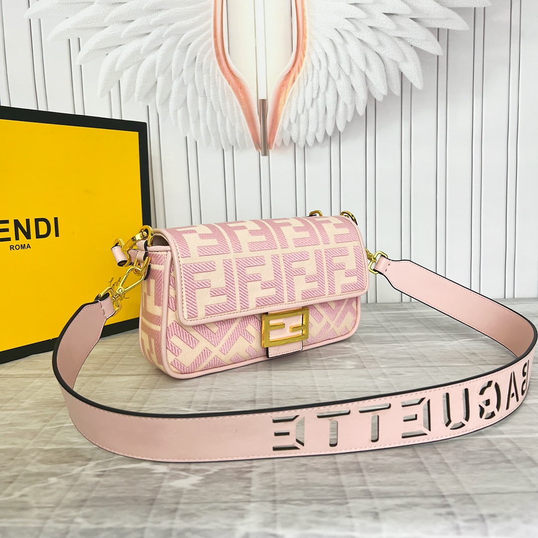 [TOP] FENDI Baguette Canvas HandBag - Pink