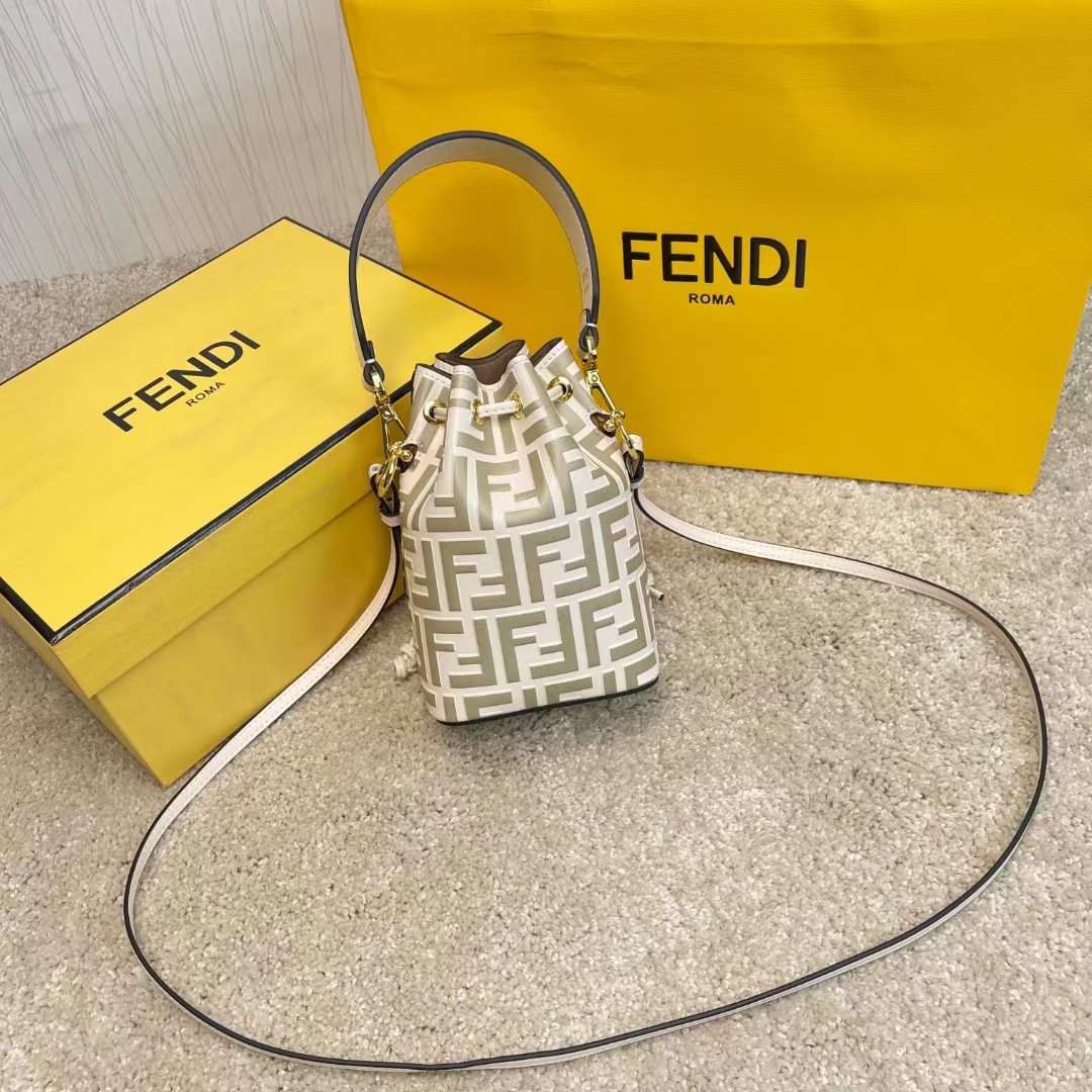 [TOP] FENDI Mon Tresor HandBag - White