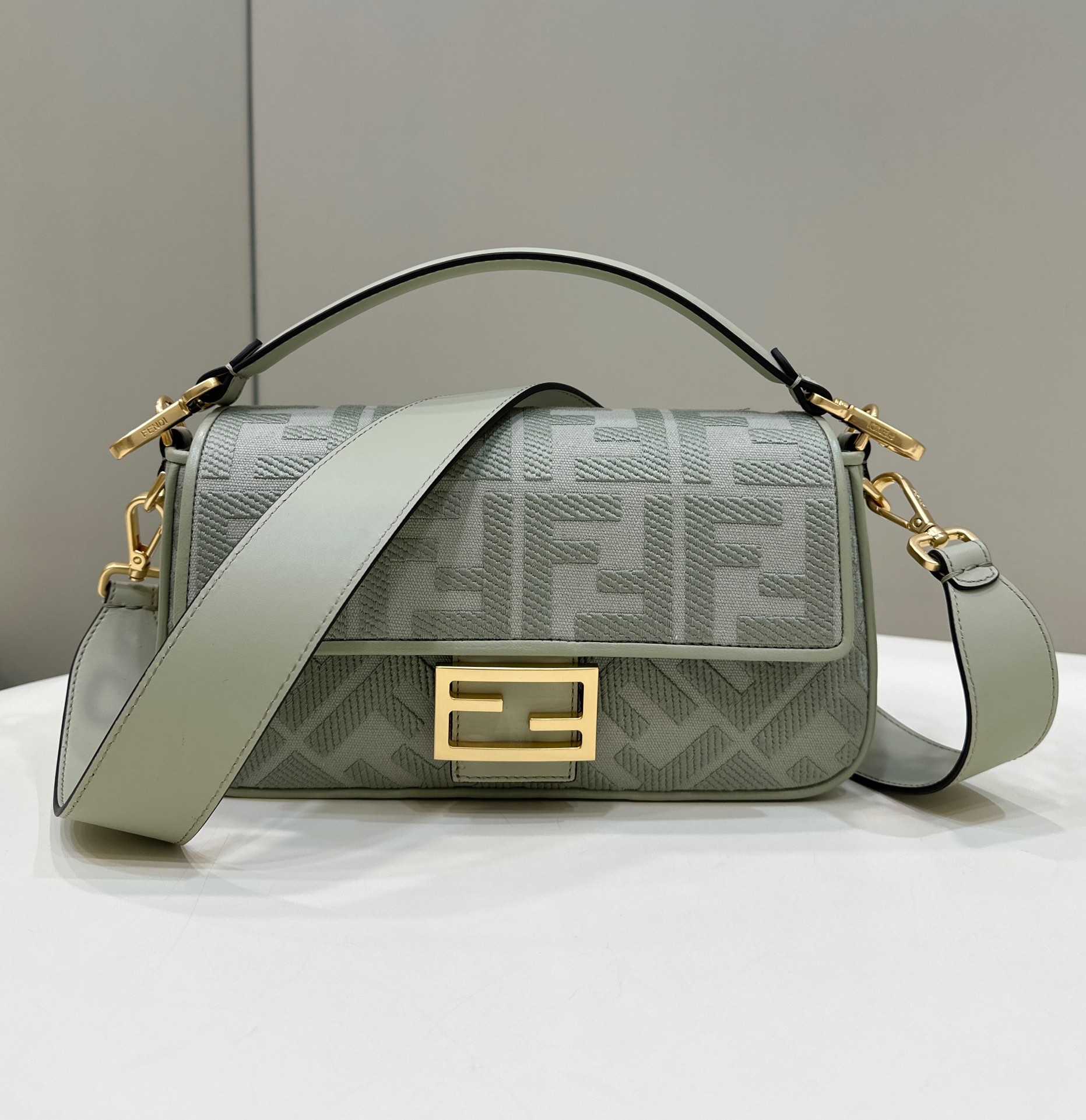 [TOP] FENDI FENDI Baguette Canvas Bag - Light Green
