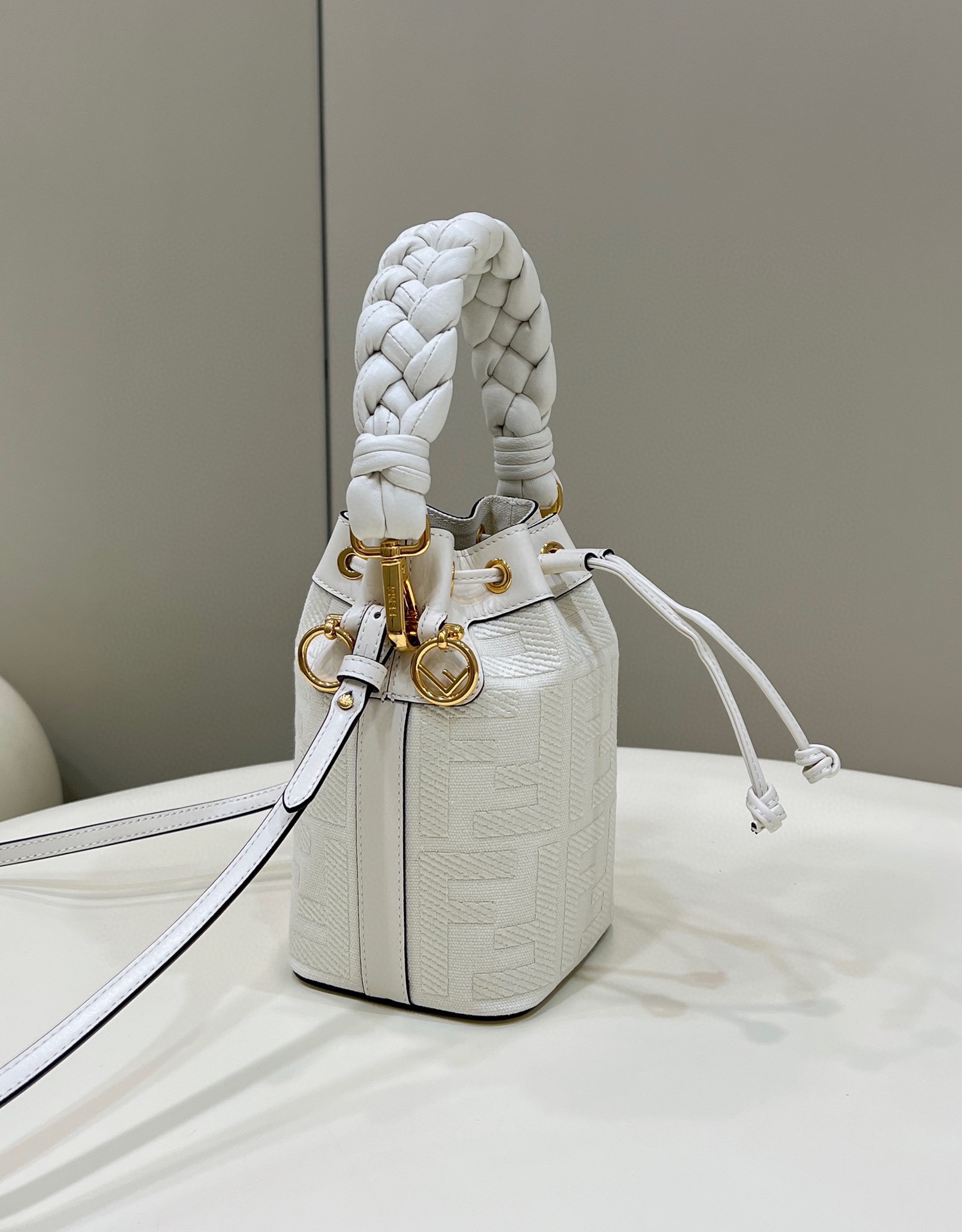 [TOP] FENDI Mon Tresor Embroidered Washed Denim HandBag - White