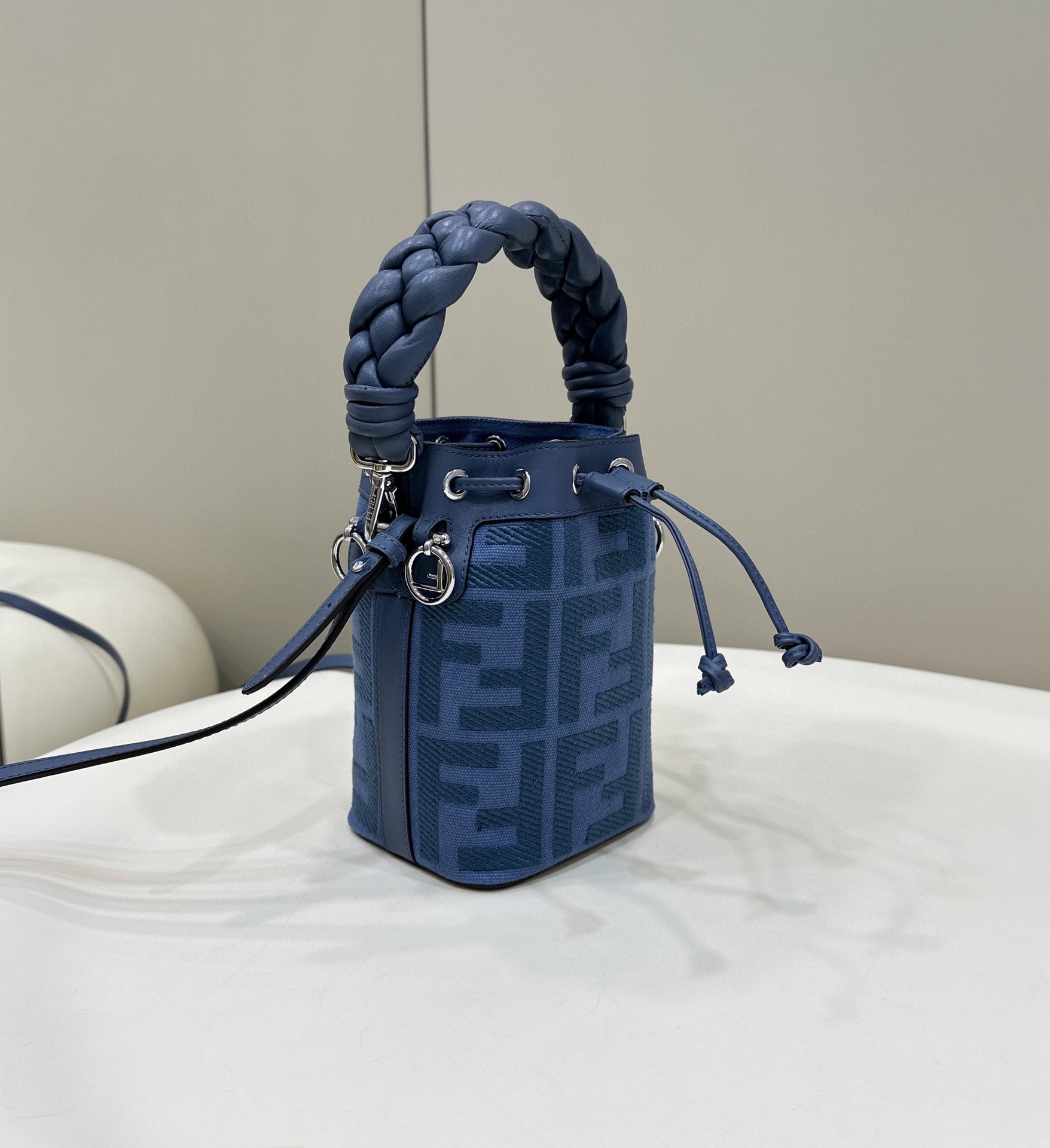 [TOP] FENDI Mon Tresor Embroidered Washed Denim HandBag - Blue