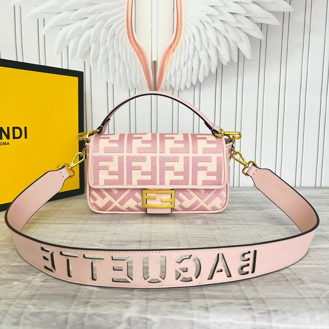 [TOP] FENDI Baguette Canvas HandBag - Pink