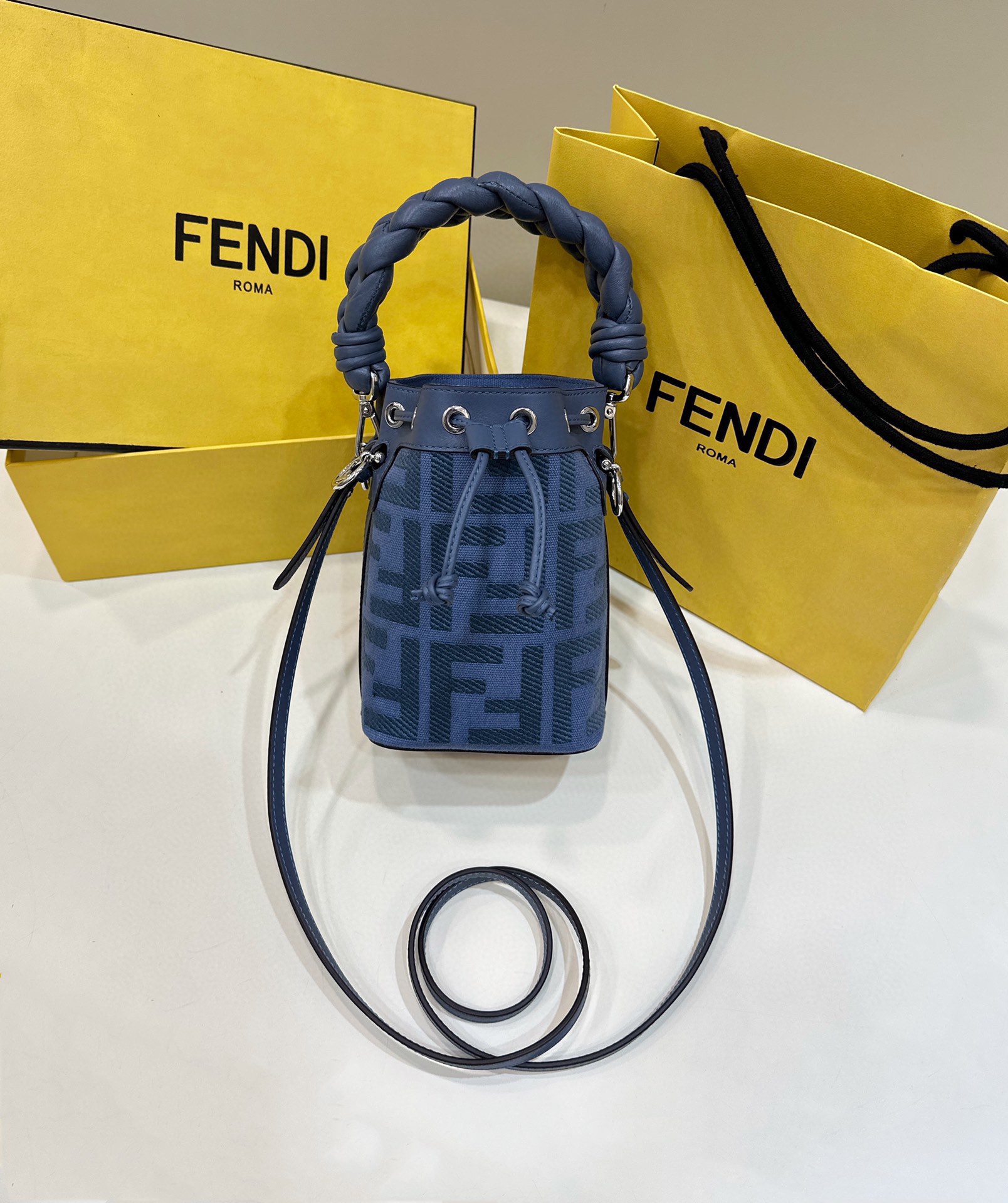 [TOP] FENDI Mon Tresor Embroidered Washed Denim HandBag - Blue